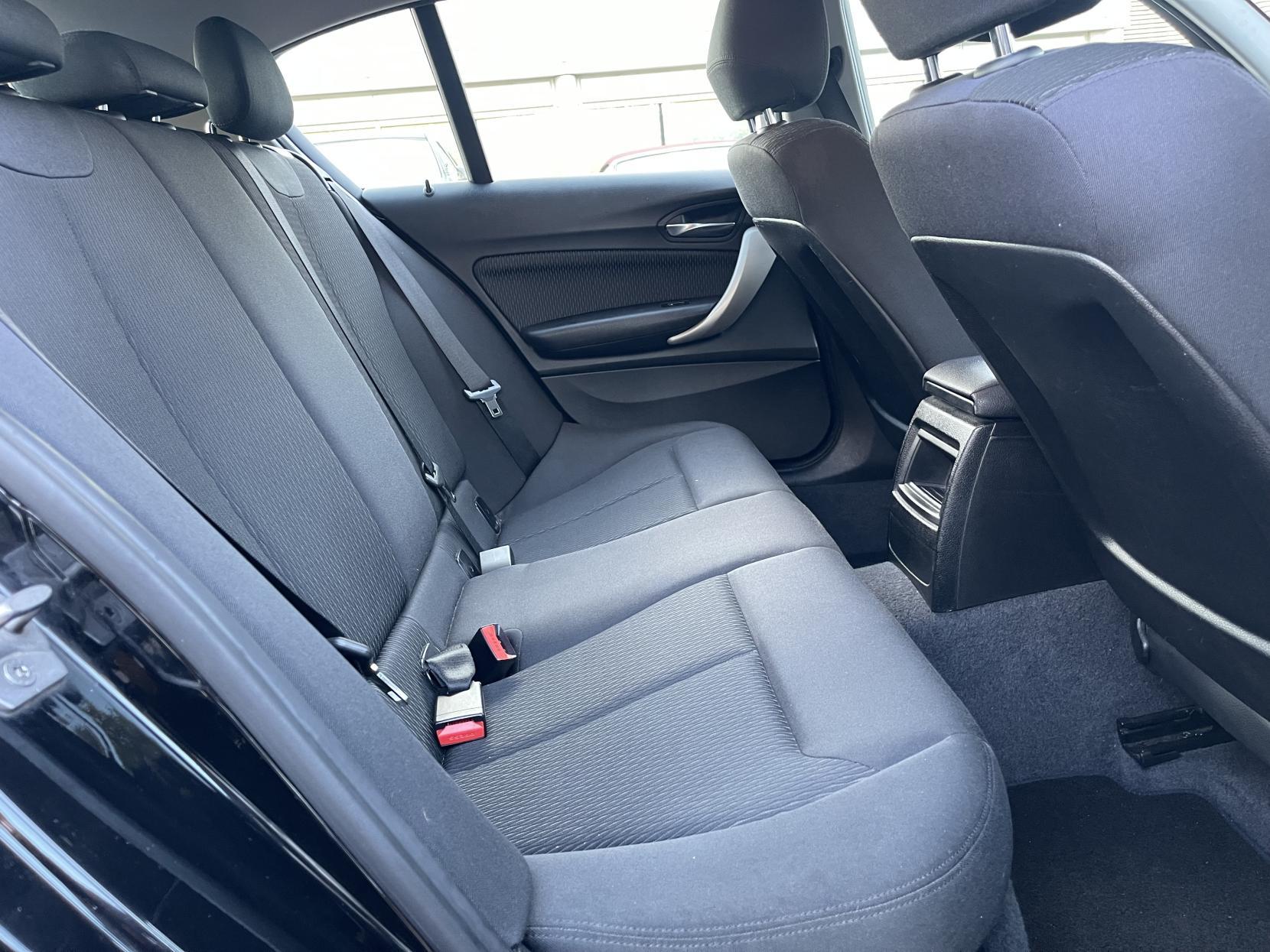 BMW 1 Series 1.6 116d ED EfficientDynamics Hatchback 5dr Diesel Manual Euro 5 (s/s) (116 ps)