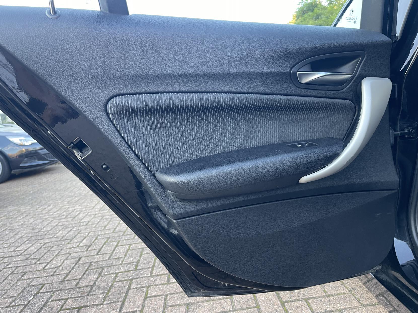 BMW 1 Series 1.6 116d ED EfficientDynamics Hatchback 5dr Diesel Manual Euro 5 (s/s) (116 ps)