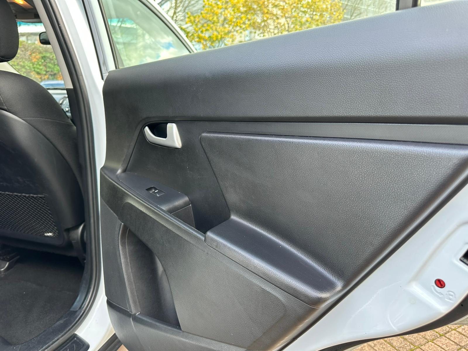 Kia Sportage 1.6 GDi EcoDynamics 1 SUV 5dr Petrol Manual 2WD Euro 5 (s/s) (133 bhp)