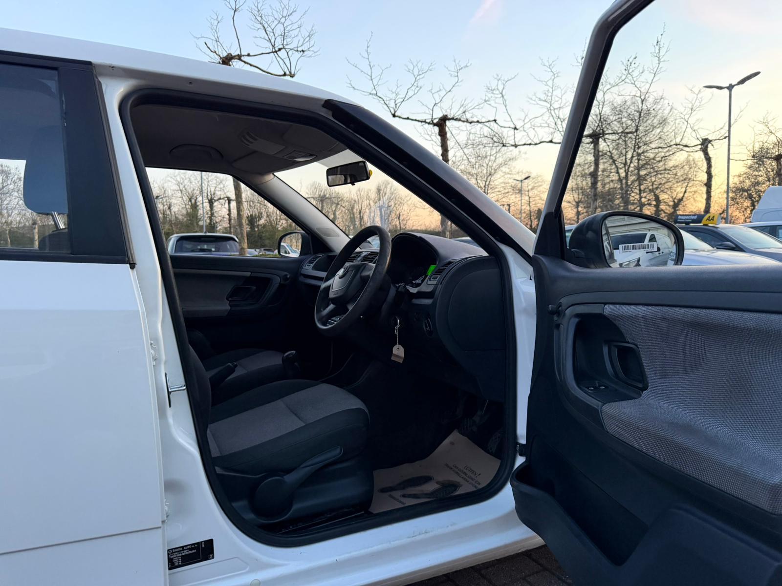 Skoda Fabia 1.6 TDI S Hatchback 5dr Diesel Manual Euro 5 (75 ps)