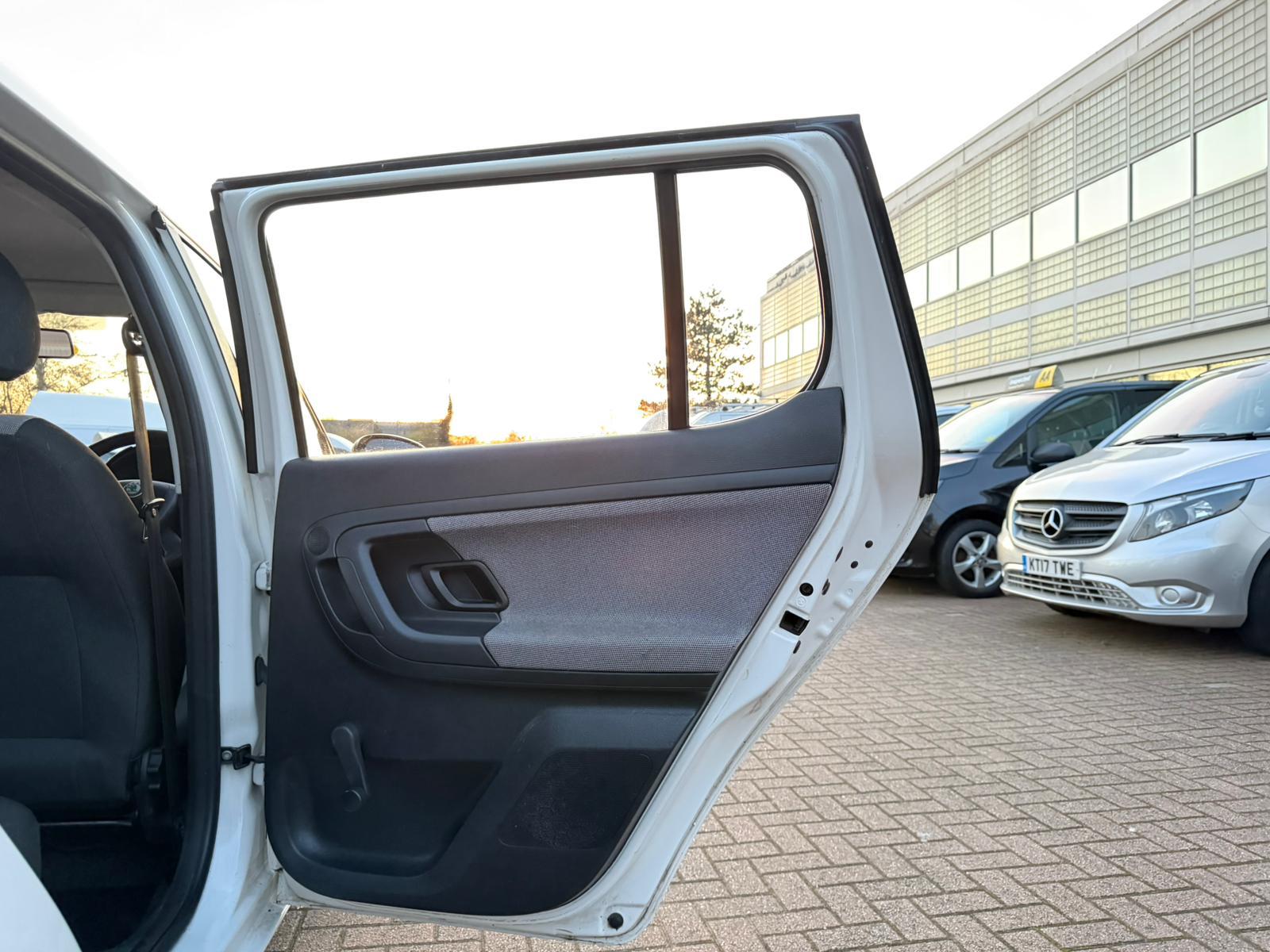 Skoda Fabia 1.6 TDI S Hatchback 5dr Diesel Manual Euro 5 (75 ps)