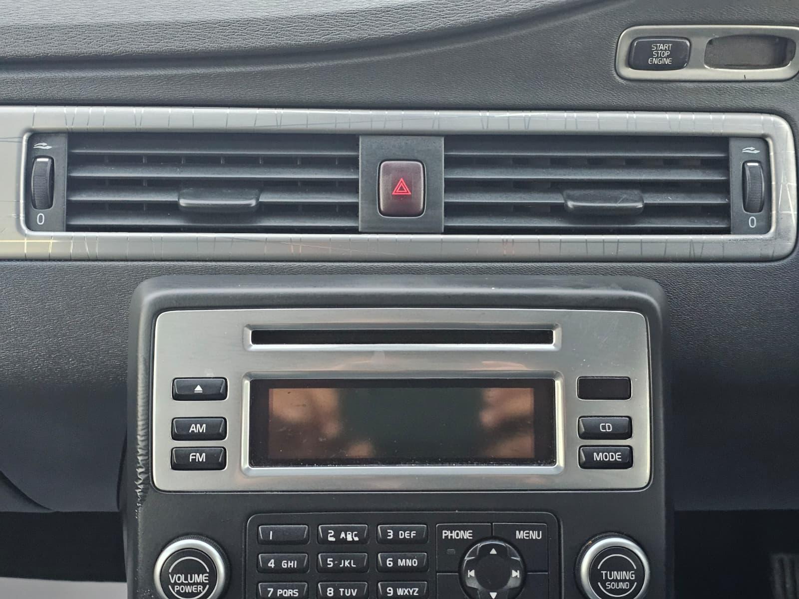 Volvo XC70 2.4 D5 SE Lux Premium Estate 5dr Diesel Geartronic AWD Euro 5 (205 ps)