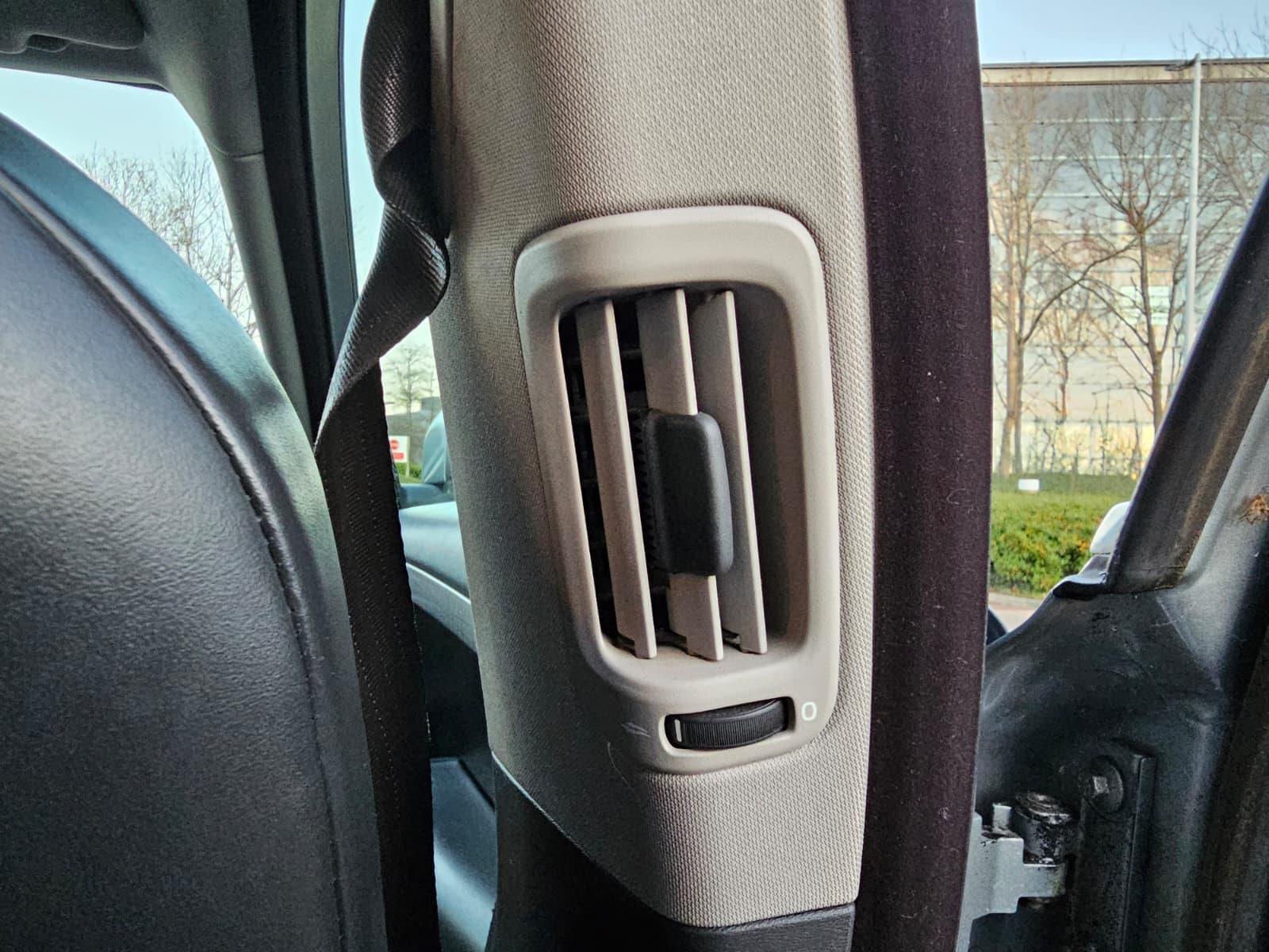 Volvo XC70 2.4 D5 SE Lux Premium Estate 5dr Diesel Geartronic AWD Euro 5 (205 ps)