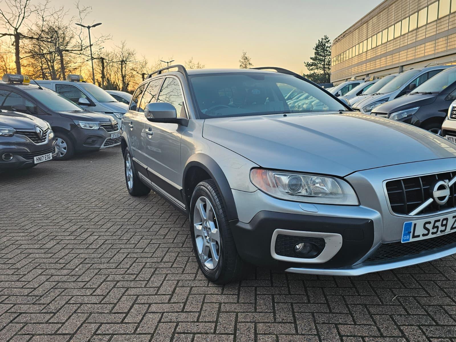 Volvo XC70 2.4 D5 SE Lux Premium Estate 5dr Diesel Geartronic AWD Euro 5 (205 ps)