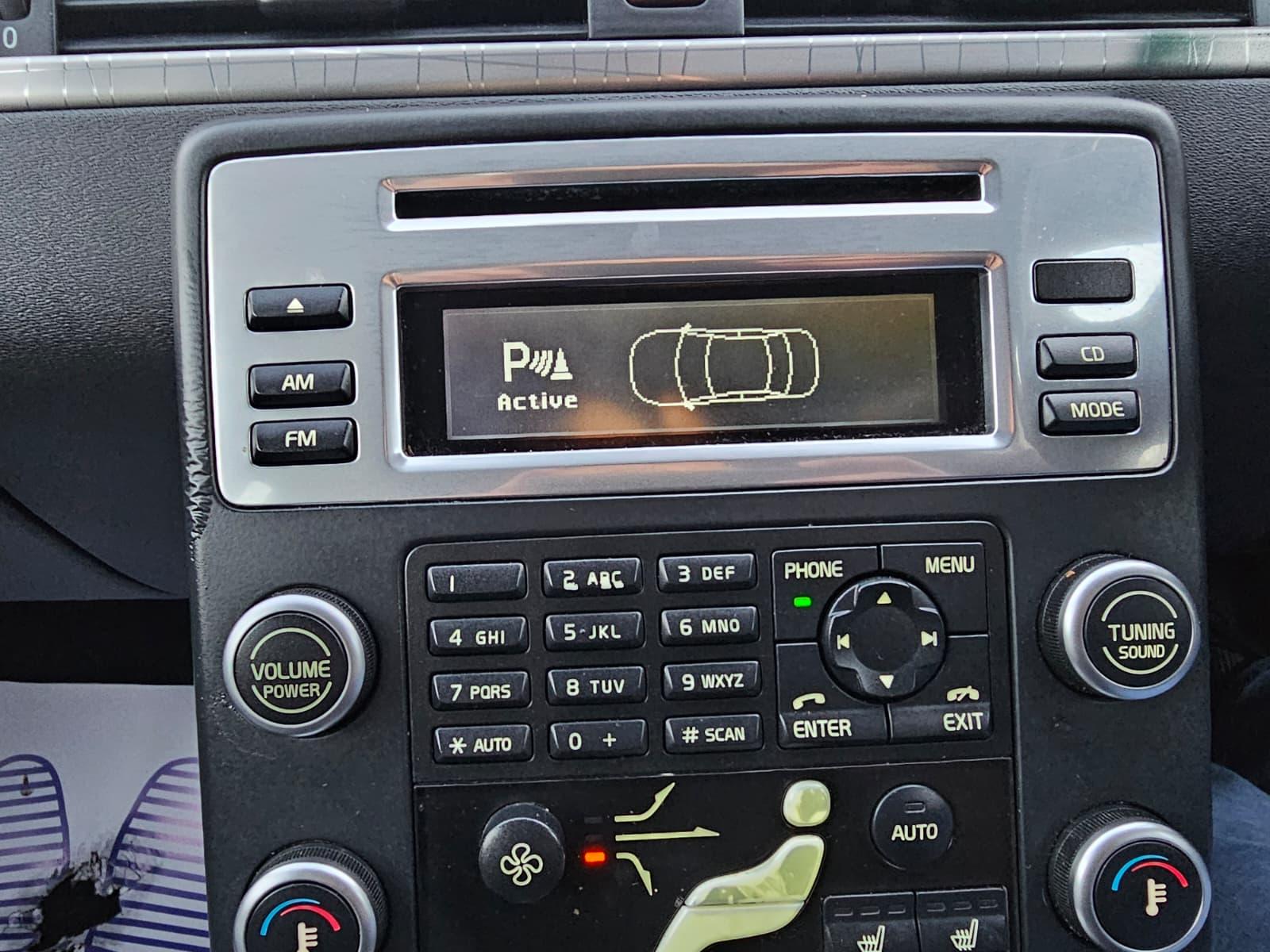 Volvo XC70 2.4 D5 SE Lux Premium Estate 5dr Diesel Geartronic AWD Euro 5 (205 ps)