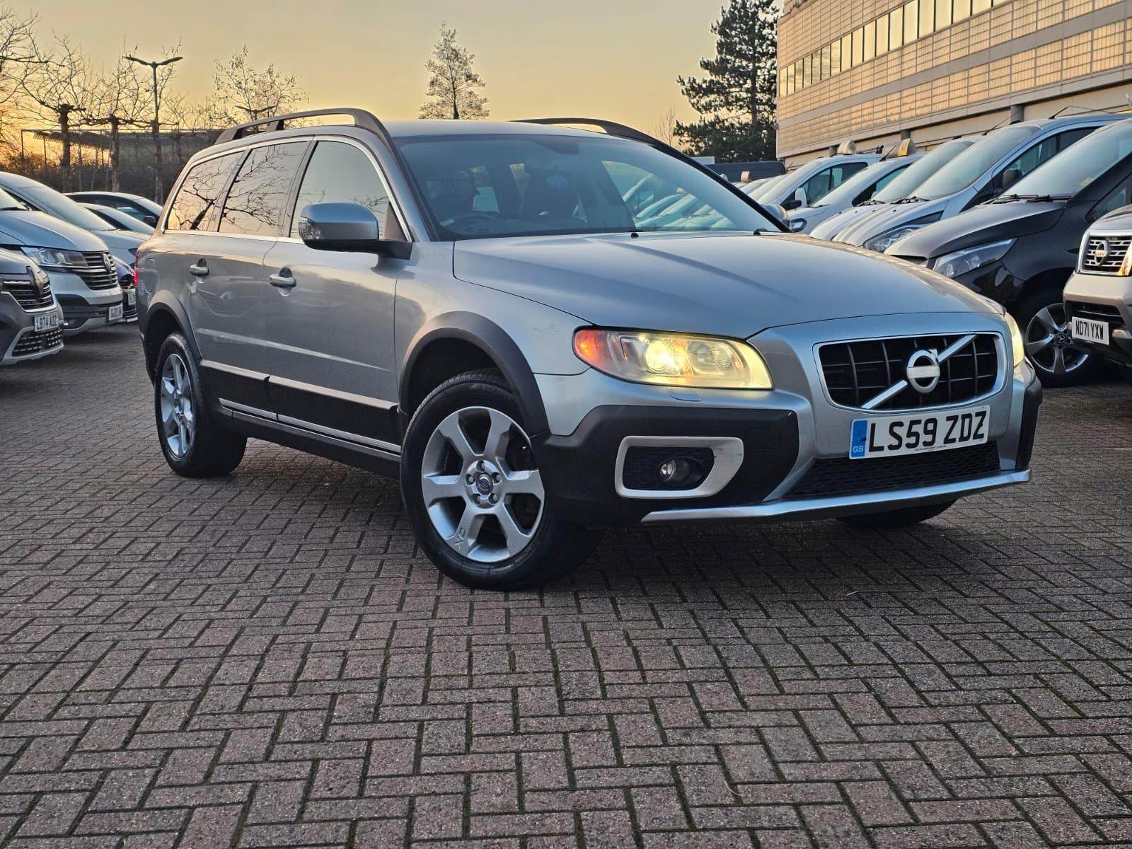 Volvo XC70 2.4 D5 SE Lux Premium Estate 5dr Diesel Geartronic AWD Euro 5 (205 ps)