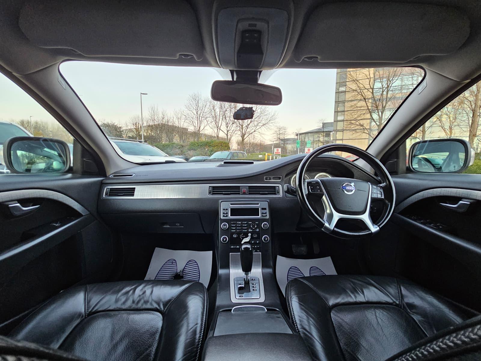 Volvo XC70 2.4 D5 SE Lux Premium Estate 5dr Diesel Geartronic AWD Euro 5 (205 ps)