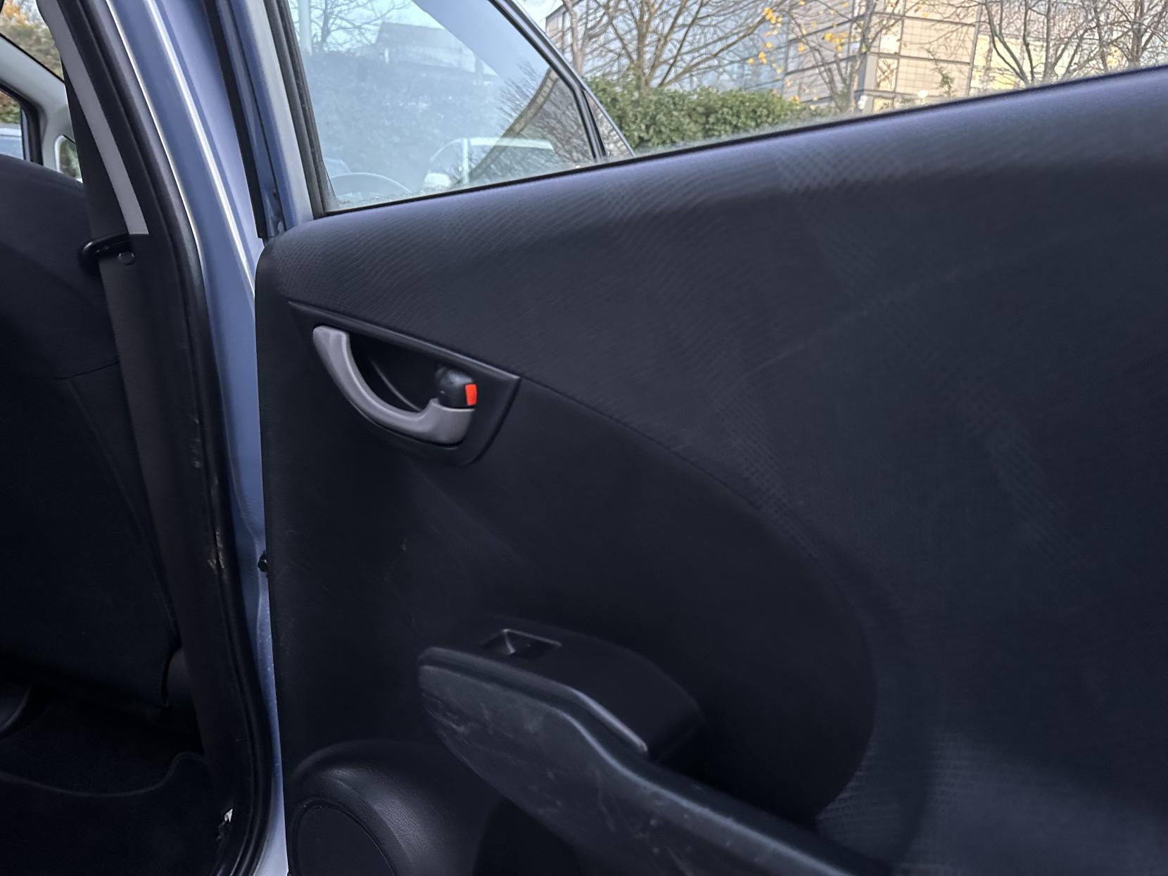 Honda Jazz 1.4 i-VTEC ES Hatchback 5dr Petrol Manual Euro 4 (100 ps)