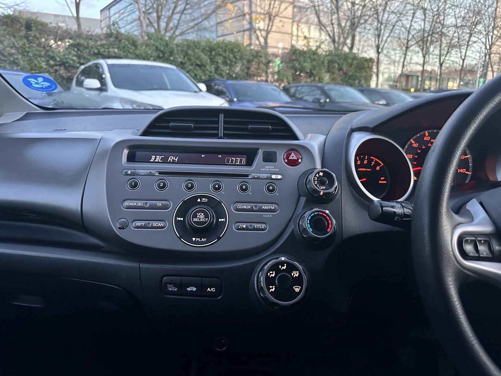 Honda Jazz 1.4 i-VTEC ES Hatchback 5dr Petrol Manual Euro 4 (100 ps)