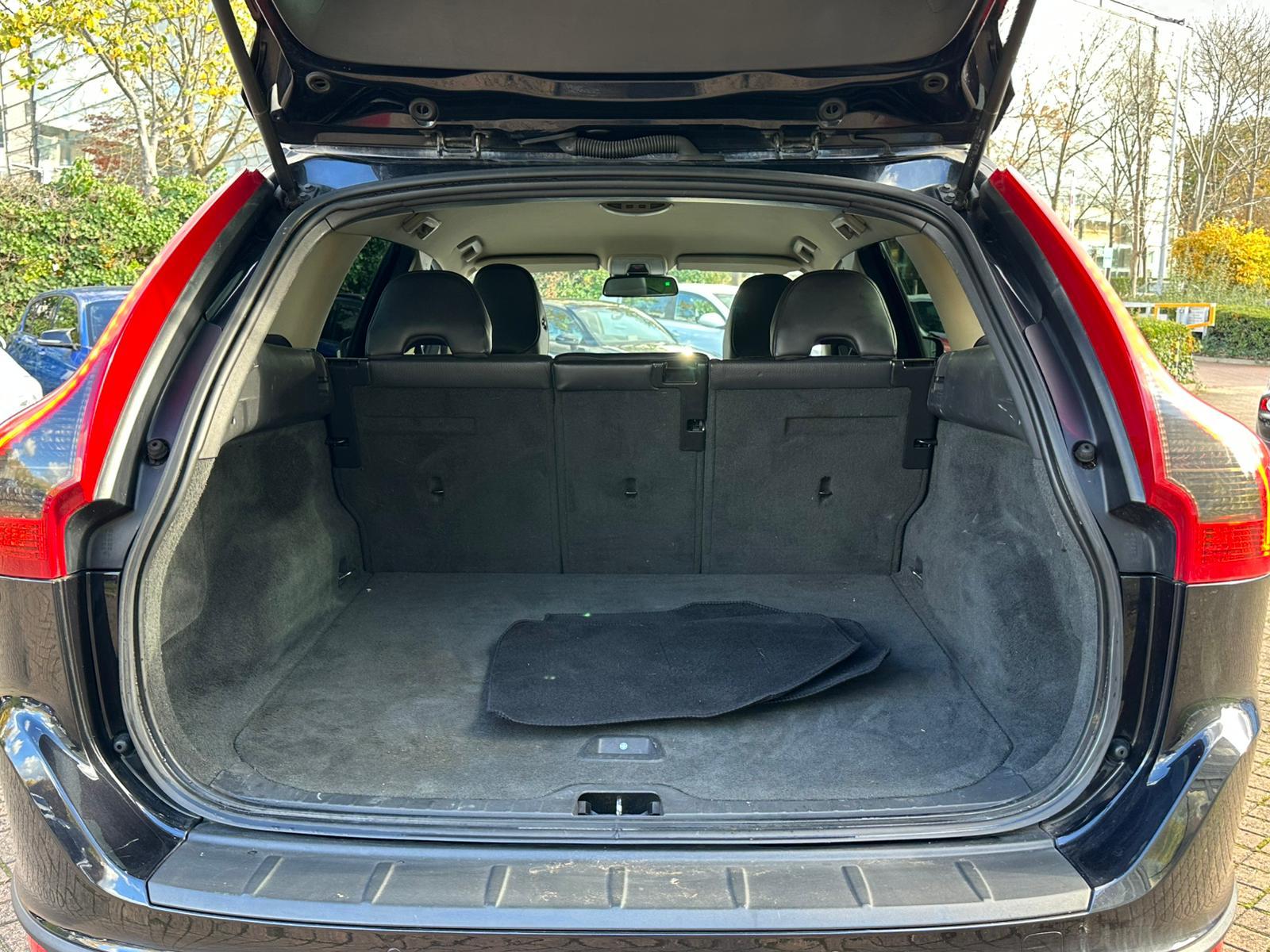 Volvo XC60 2.4D S SUV 5dr Diesel Geartronic Euro 4 (175 ps)