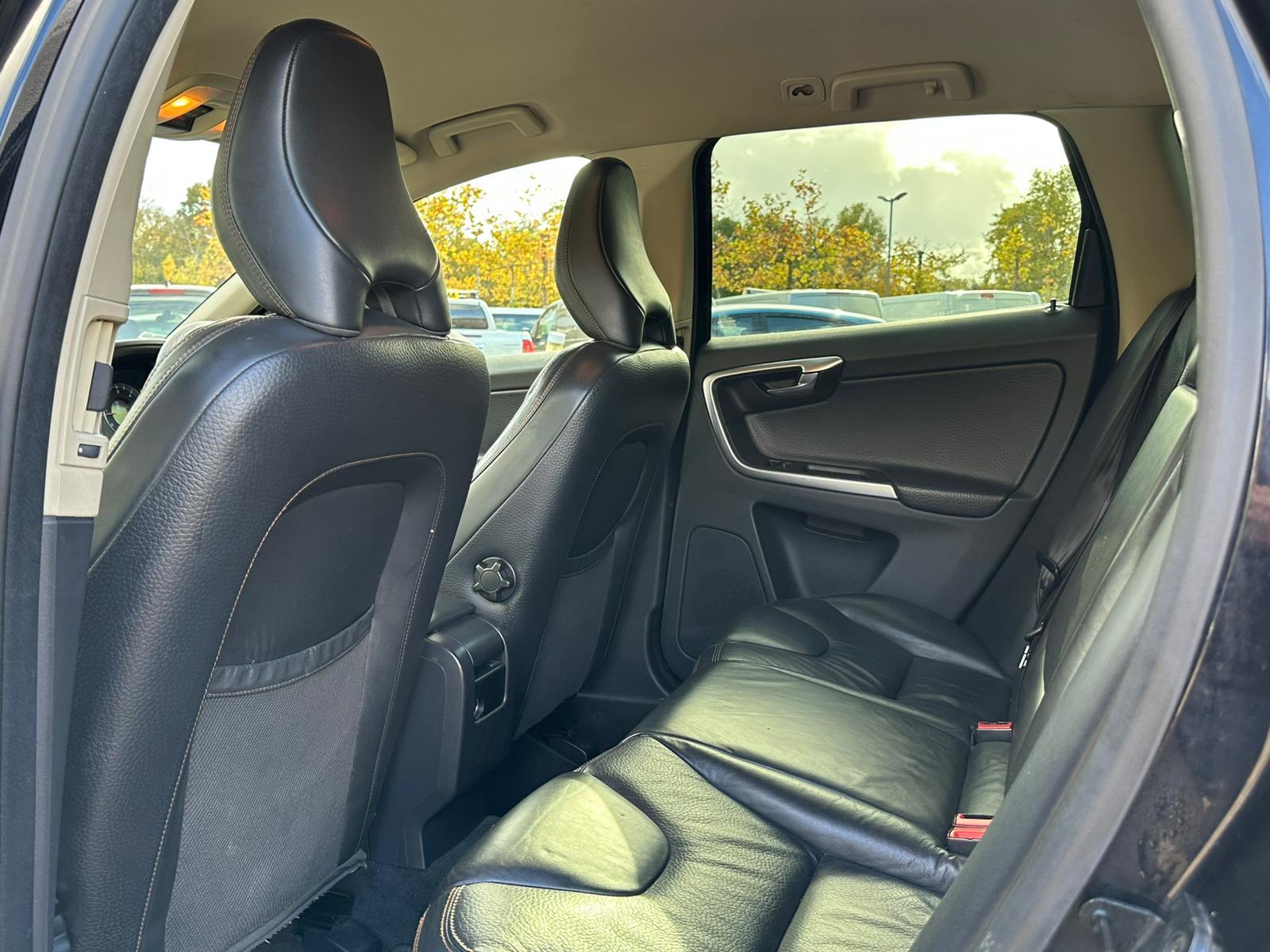 Volvo XC60 2.4D S SUV 5dr Diesel Geartronic Euro 4 (175 ps)