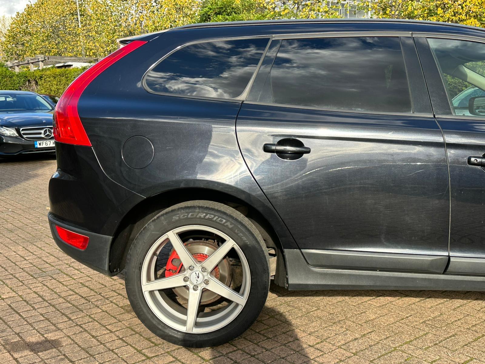 Volvo XC60 2.4D S SUV 5dr Diesel Geartronic Euro 4 (175 ps)