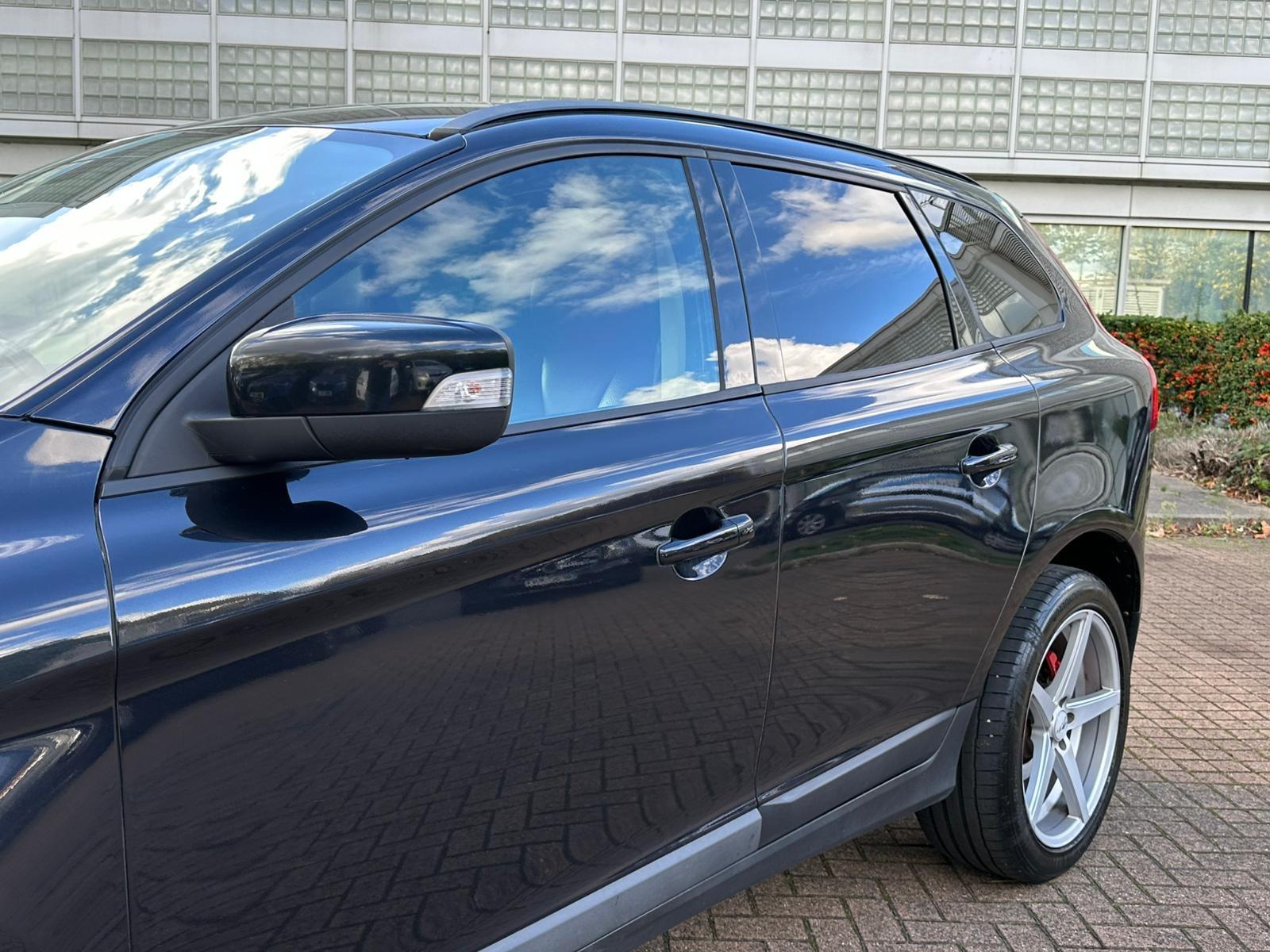 Volvo XC60 2.4D S SUV 5dr Diesel Geartronic Euro 4 (175 ps)