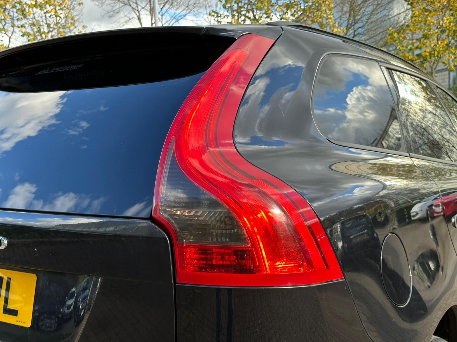 Volvo XC60 2.4D S SUV 5dr Diesel Geartronic Euro 4 (175 ps)