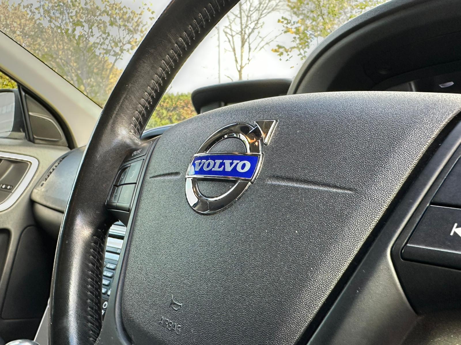 Volvo XC60 2.4D S SUV 5dr Diesel Geartronic Euro 4 (175 ps)