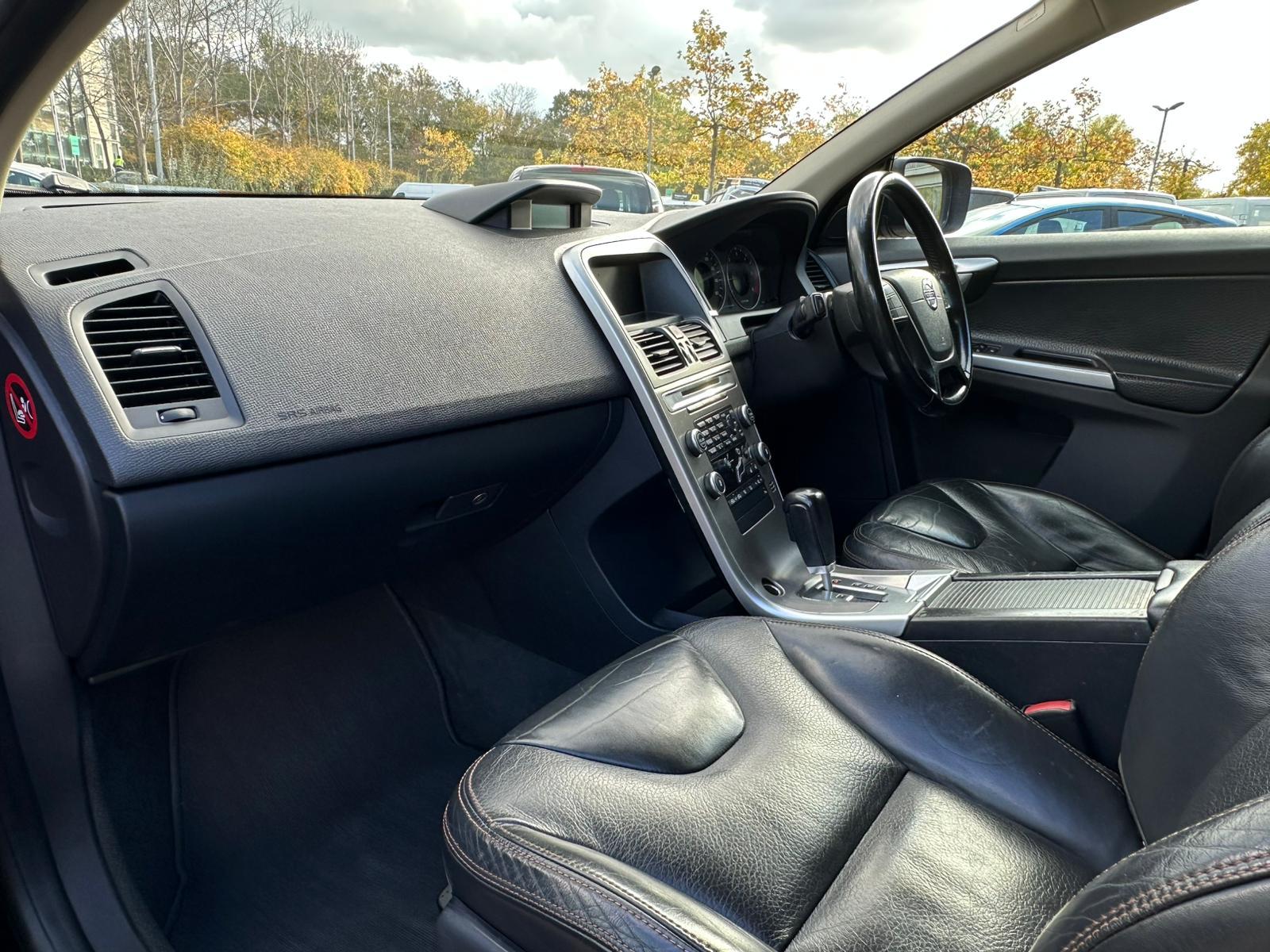 Volvo XC60 2.4D S SUV 5dr Diesel Geartronic Euro 4 (175 ps)