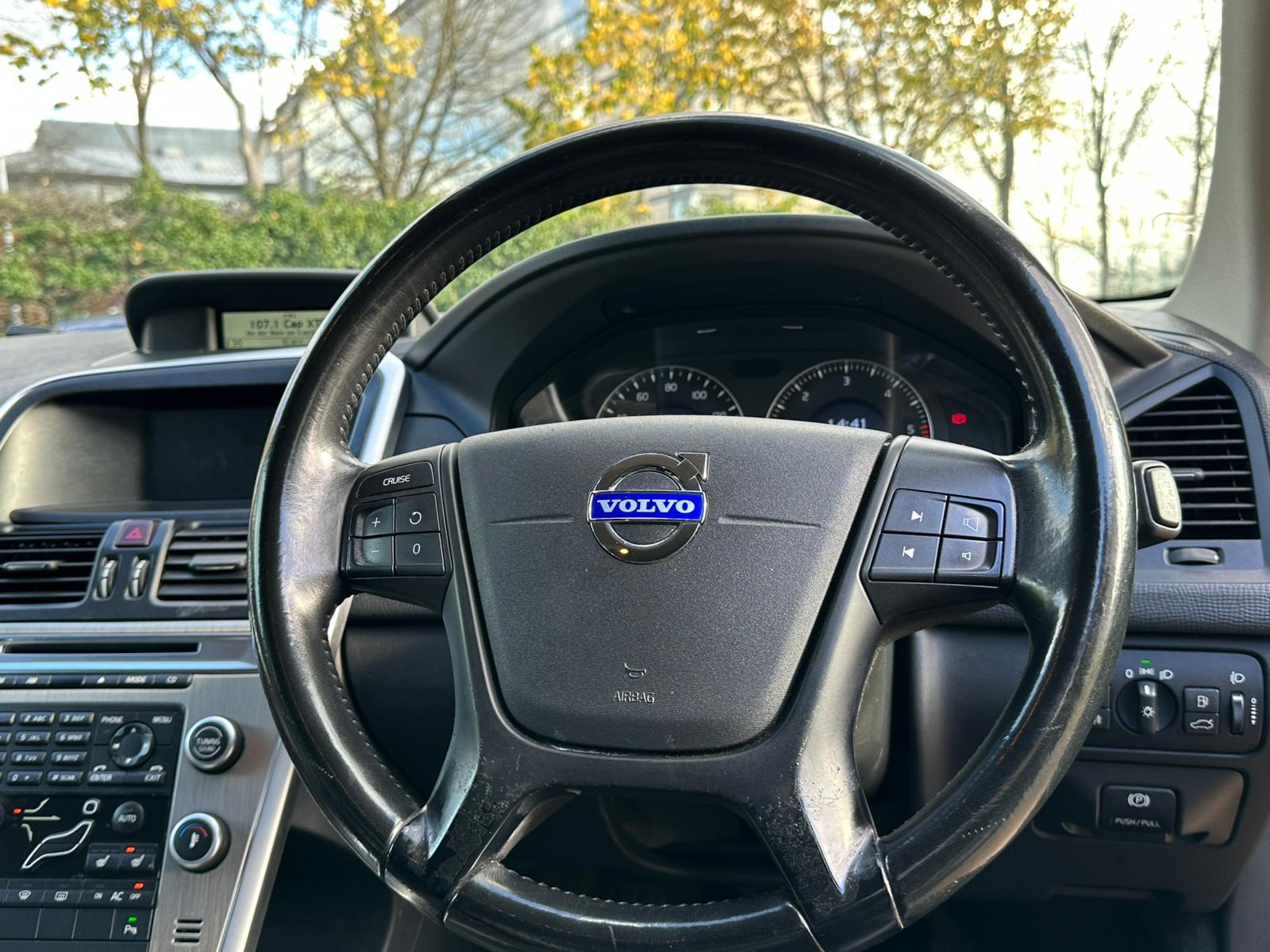 Volvo XC60 2.4D S SUV 5dr Diesel Geartronic Euro 4 (175 ps)