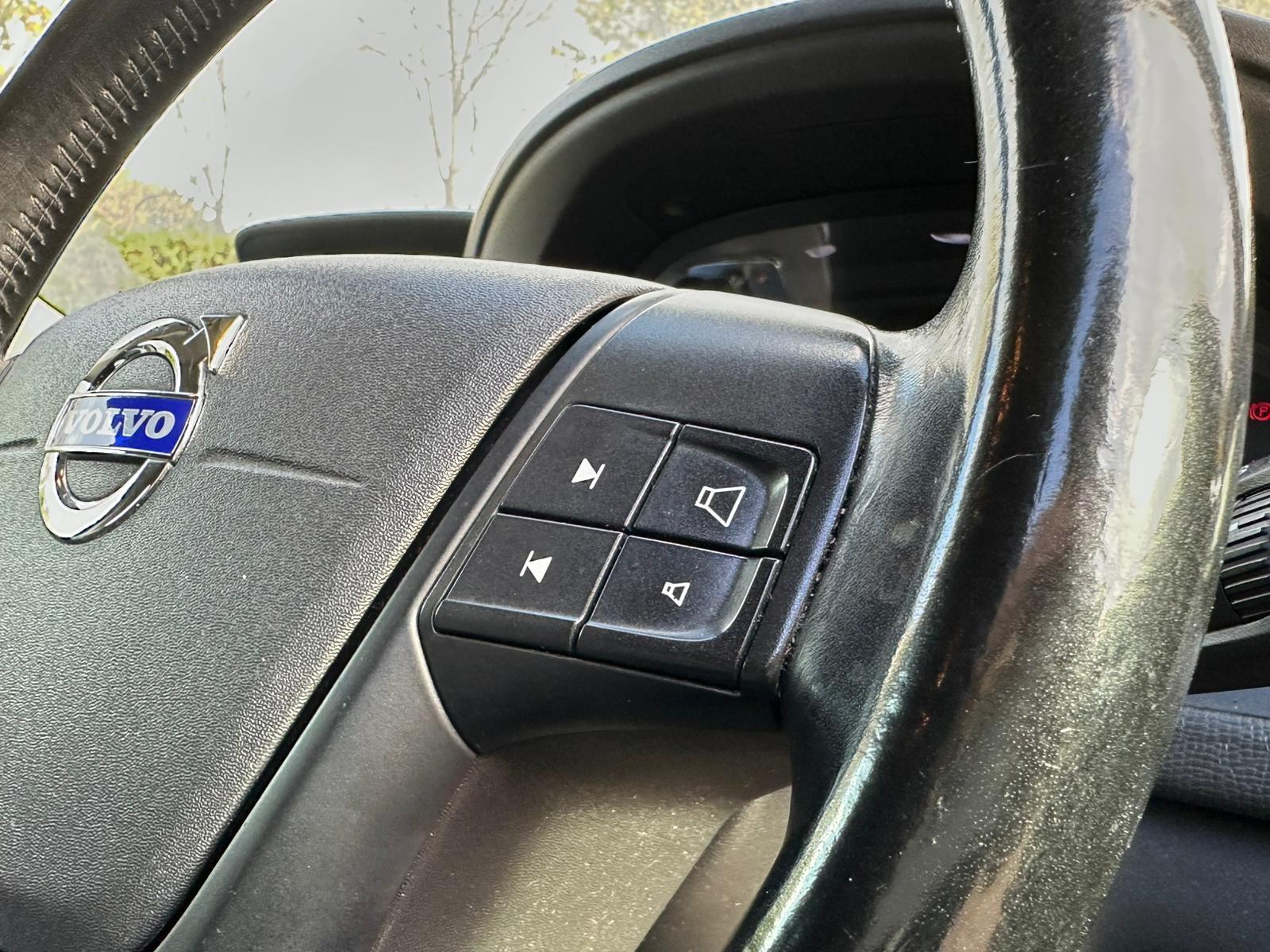 Volvo XC60 2.4D S SUV 5dr Diesel Geartronic Euro 4 (175 ps)