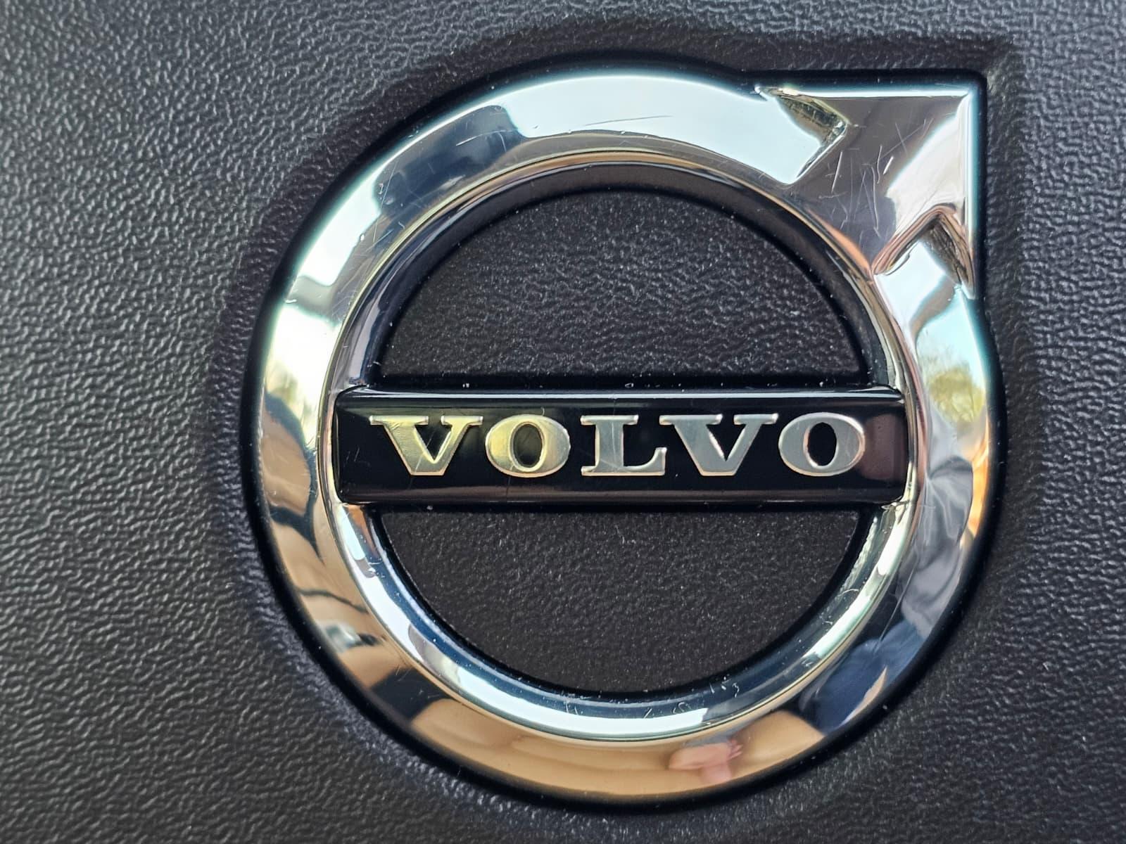 Volvo XC90 2.0 D5 Inscription SUV 5dr Diesel Geartronic 4WD Euro 6 (s/s) (225 ps)