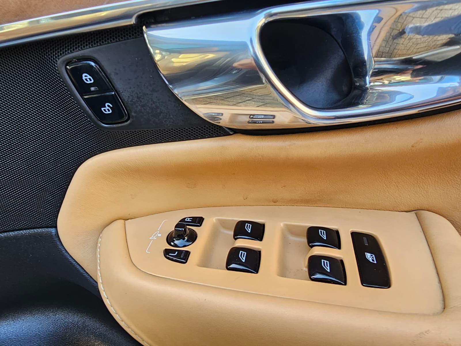 Volvo XC90 2.0 D5 Inscription SUV 5dr Diesel Geartronic 4WD Euro 6 (s/s) (225 ps)