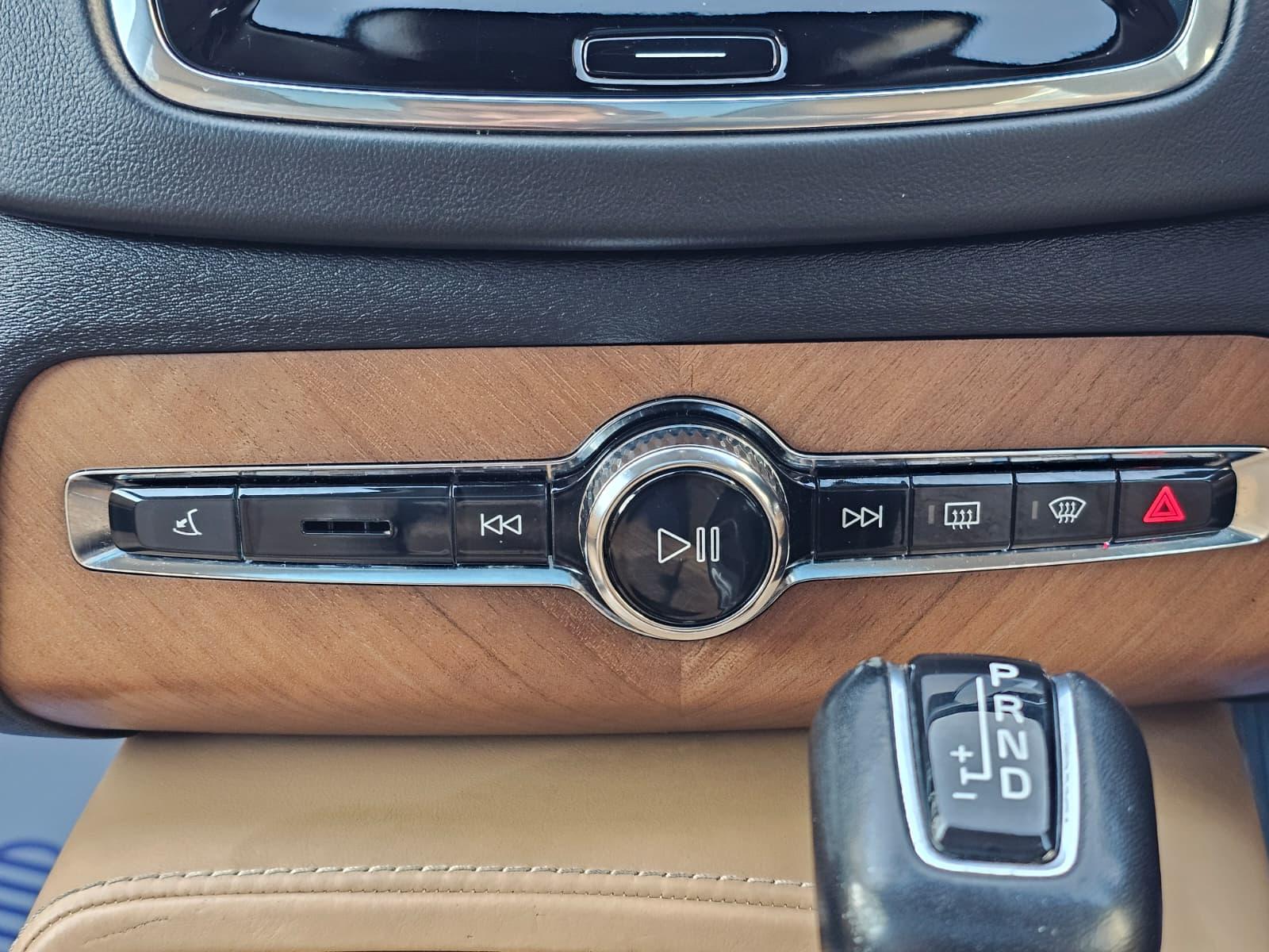 Volvo XC90 2.0 D5 Inscription SUV 5dr Diesel Geartronic 4WD Euro 6 (s/s) (225 ps)