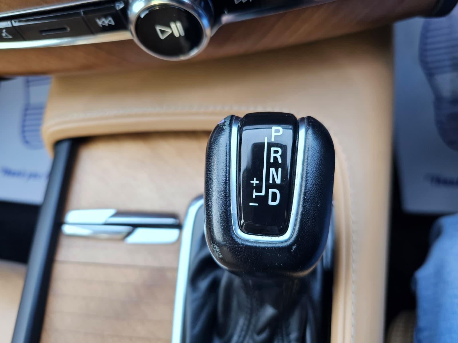 Volvo XC90 2.0 D5 Inscription SUV 5dr Diesel Geartronic 4WD Euro 6 (s/s) (225 ps)