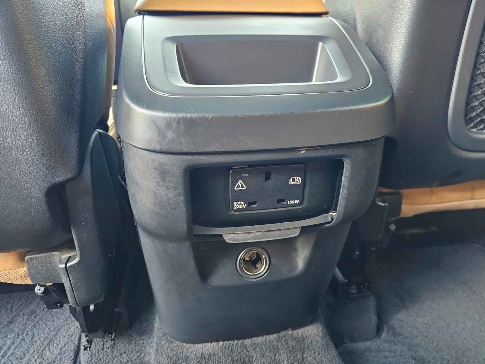 Volvo XC90 2.0 D5 Inscription SUV 5dr Diesel Geartronic 4WD Euro 6 (s/s) (225 ps)