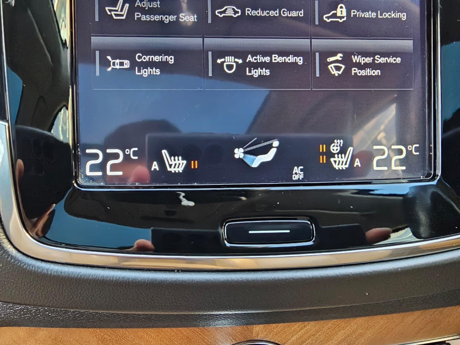 Volvo XC90 2.0 D5 Inscription SUV 5dr Diesel Geartronic 4WD Euro 6 (s/s) (225 ps)