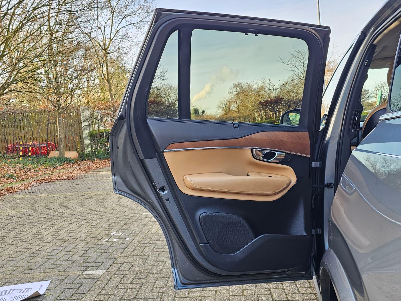 Volvo XC90 2.0 D5 Inscription SUV 5dr Diesel Geartronic 4WD Euro 6 (s/s) (225 ps)