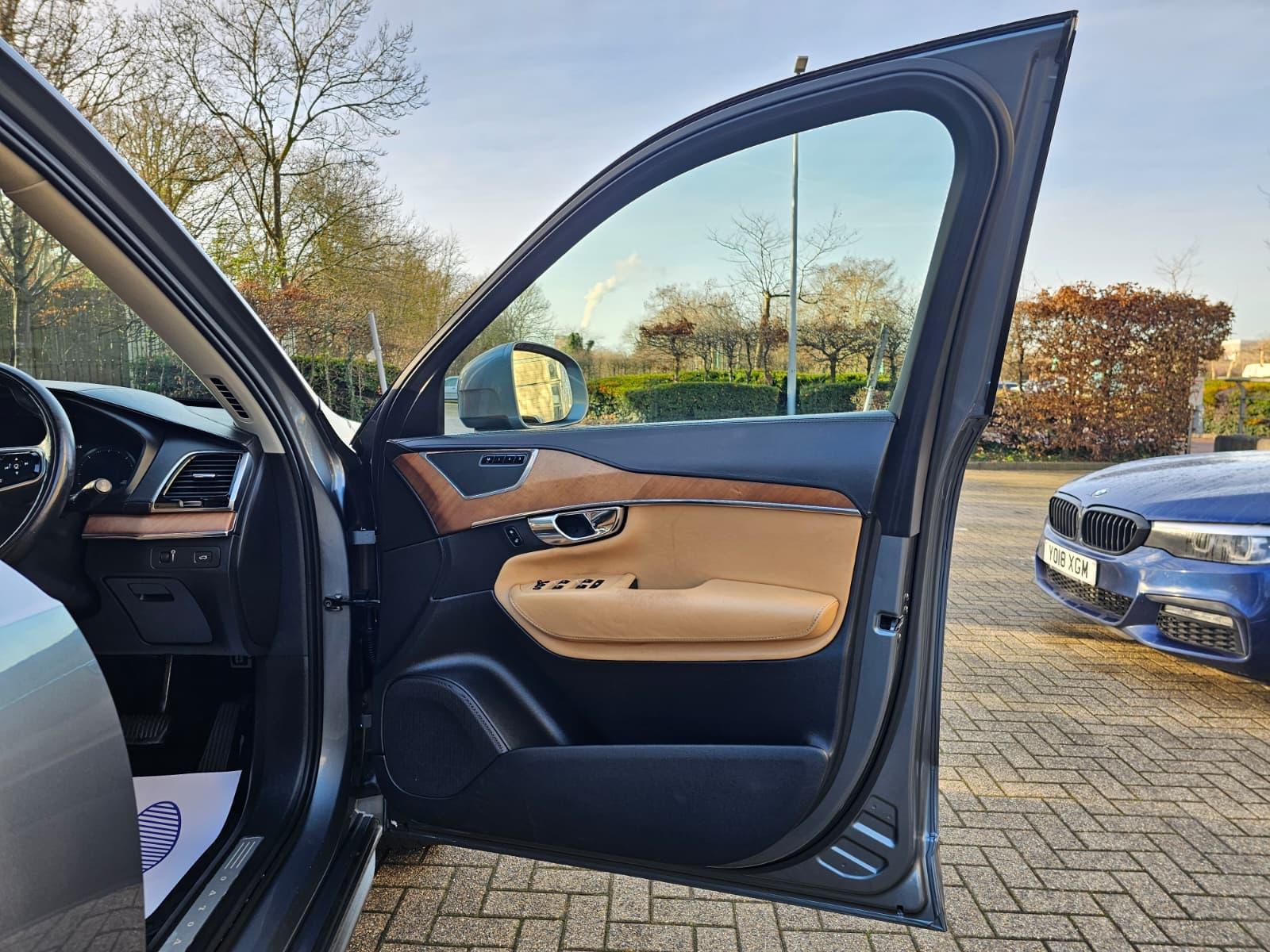 Volvo XC90 2.0 D5 Inscription SUV 5dr Diesel Geartronic 4WD Euro 6 (s/s) (225 ps)