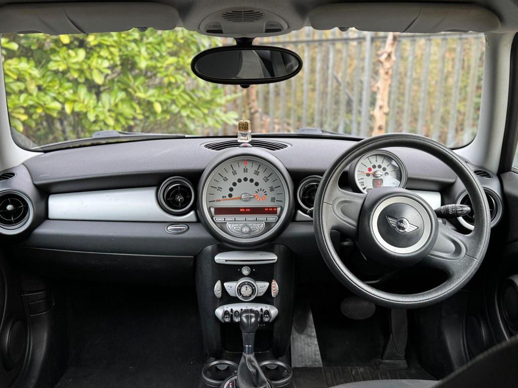 MINI Hatch 1.4 One Hatchback 3dr Petrol Steptronic Euro 4 (95 ps)