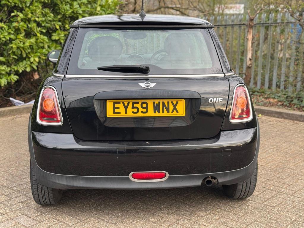 MINI Hatch 1.4 One Hatchback 3dr Petrol Steptronic Euro 4 (95 ps)