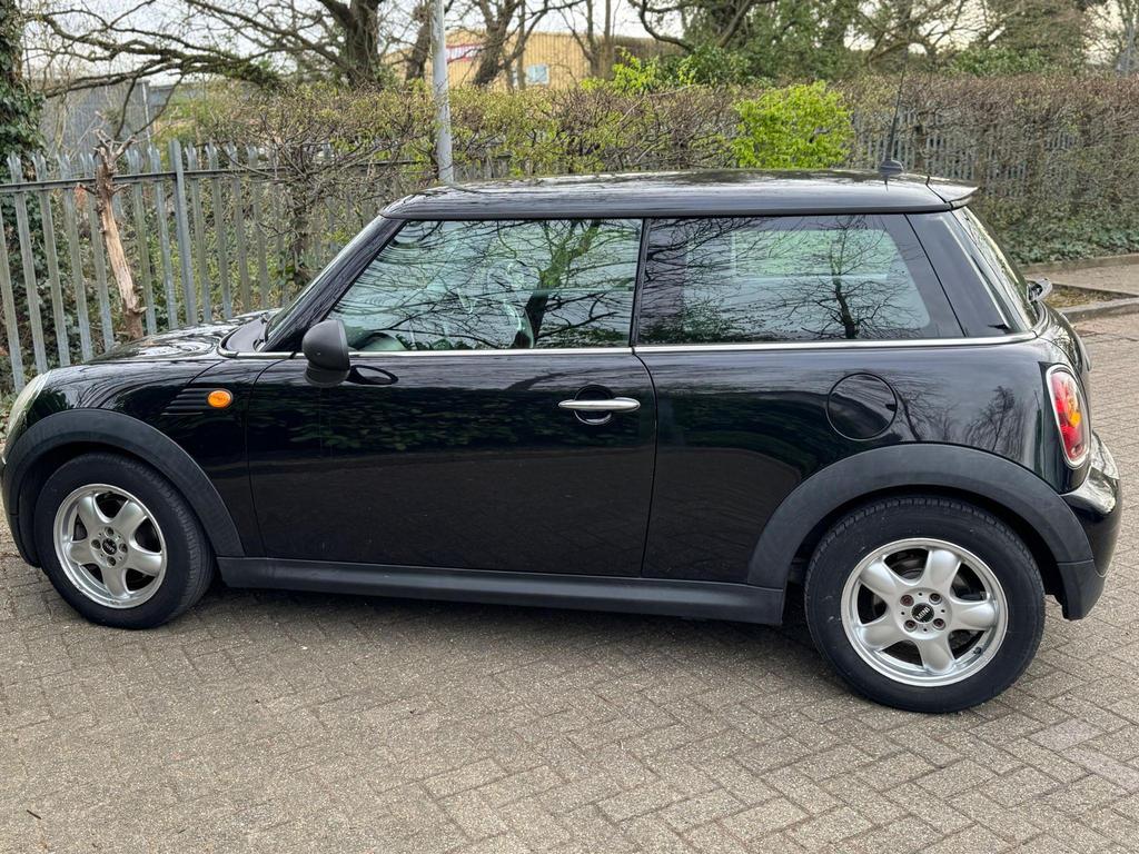 MINI Hatch 1.4 One Hatchback 3dr Petrol Steptronic Euro 4 (95 ps)