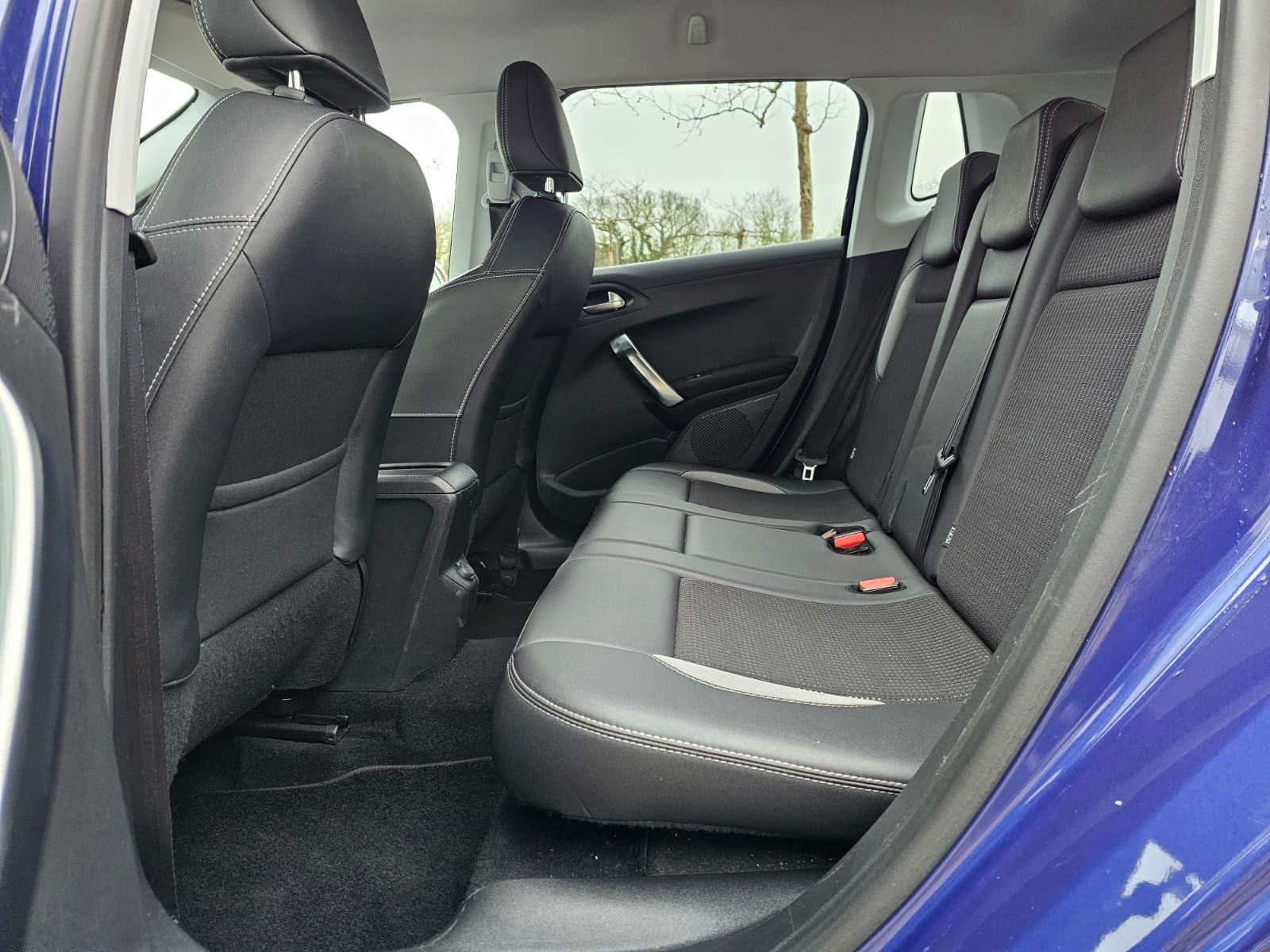 Peugeot 2008 1.6 e-HDi Allure SUV 5dr Diesel EGC Euro 5 (s/s) (92 ps)