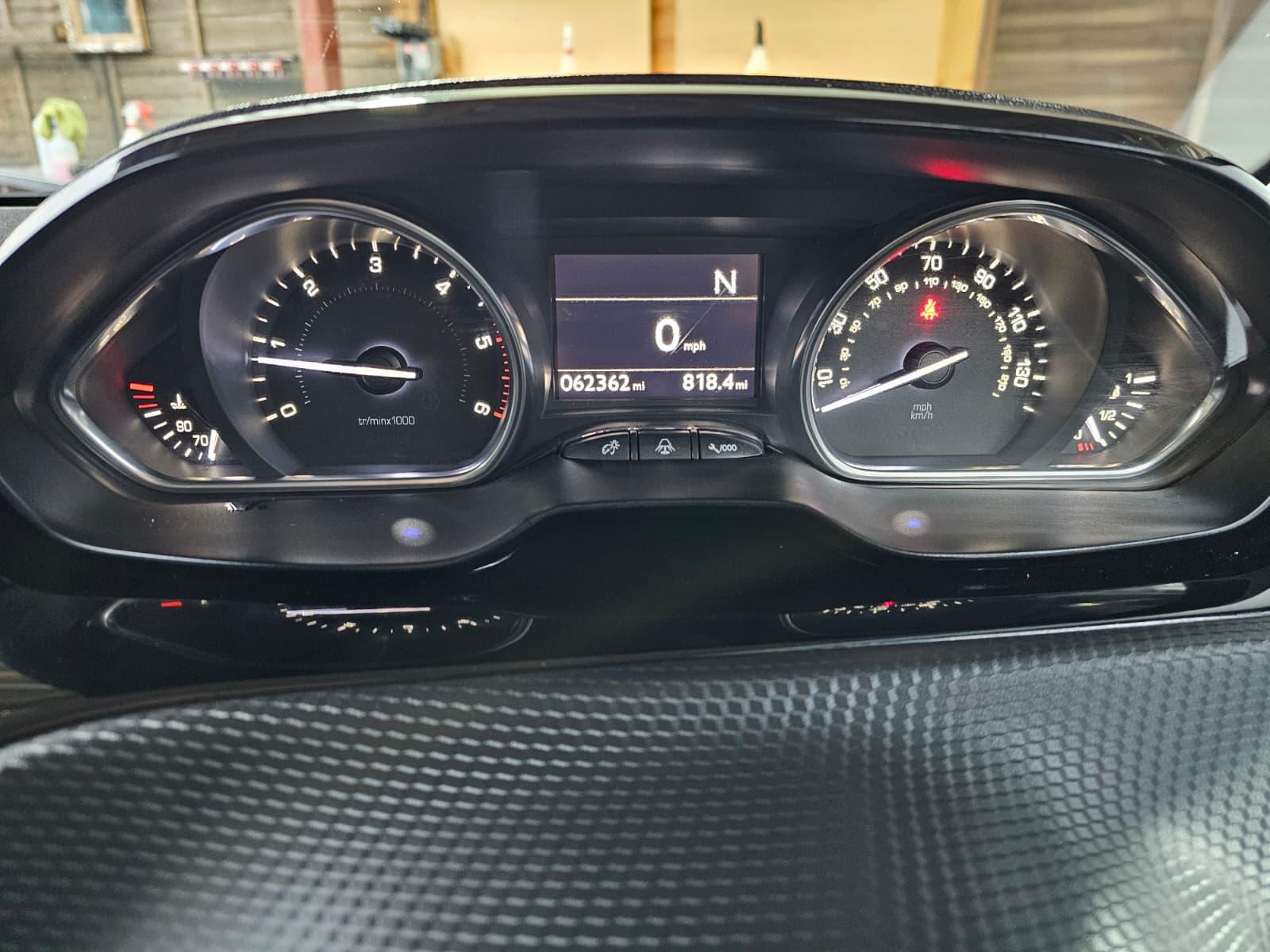 Peugeot 2008 1.6 e-HDi Allure SUV 5dr Diesel EGC Euro 5 (s/s) (92 ps)