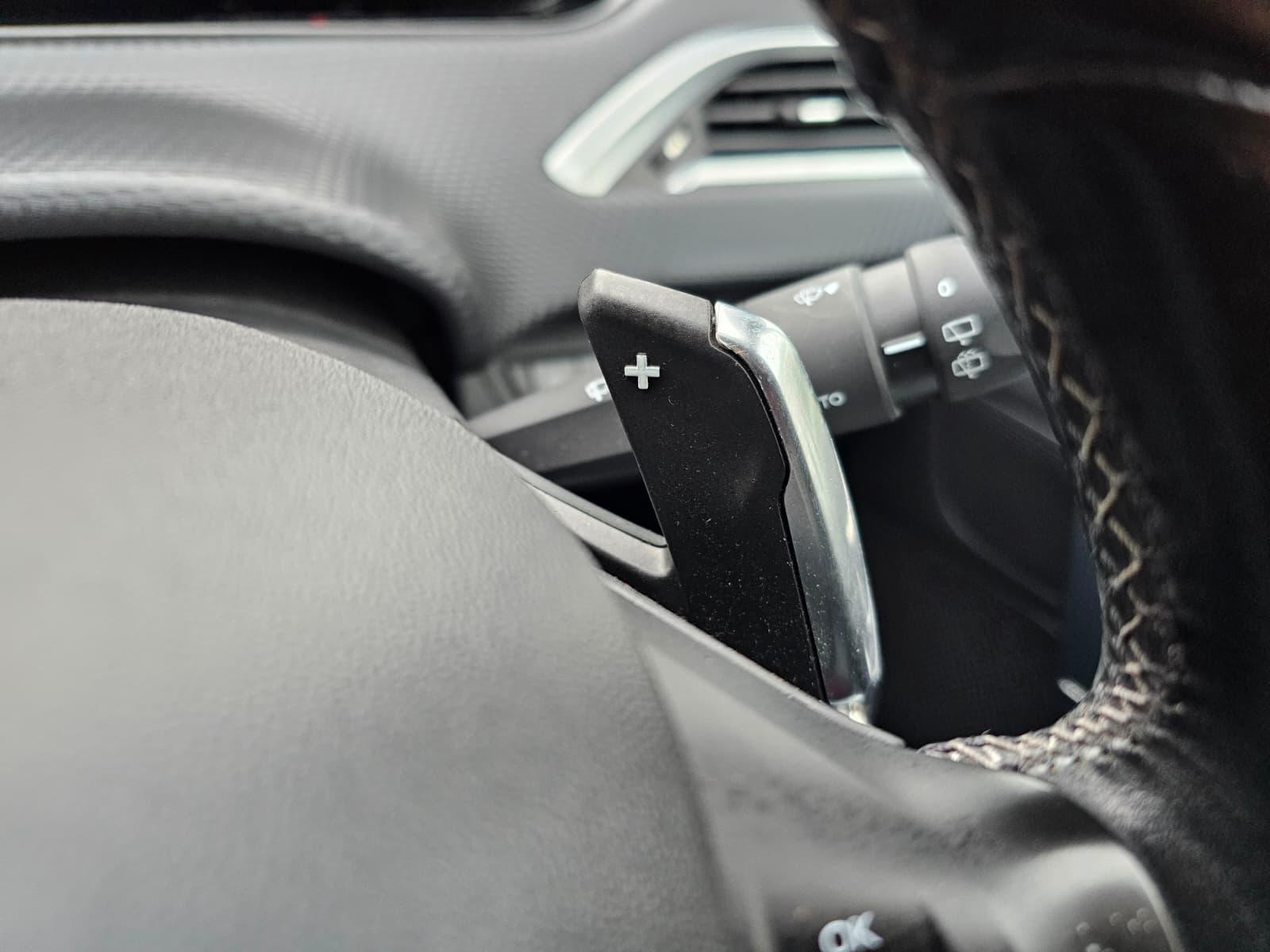 Peugeot 2008 1.6 e-HDi Allure SUV 5dr Diesel EGC Euro 5 (s/s) (92 ps)