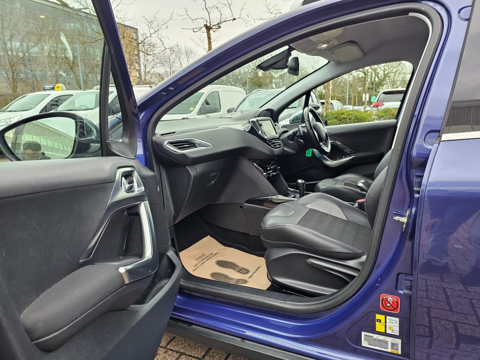 Peugeot 2008 1.6 e-HDi Allure SUV 5dr Diesel EGC Euro 5 (s/s) (92 ps)