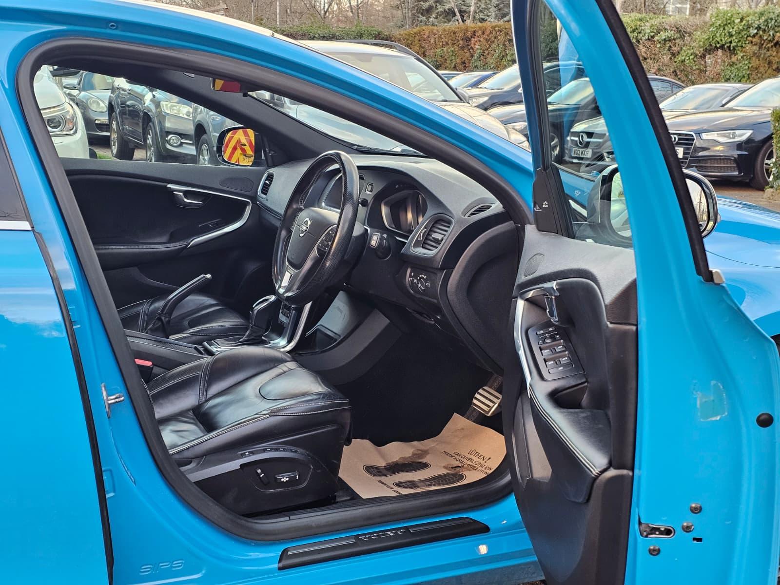 Volvo V40 2.0 T5 R-Design Lux Nav Hatchback 5dr Petrol Geartronic Euro 6 (s/s) (245 ps)