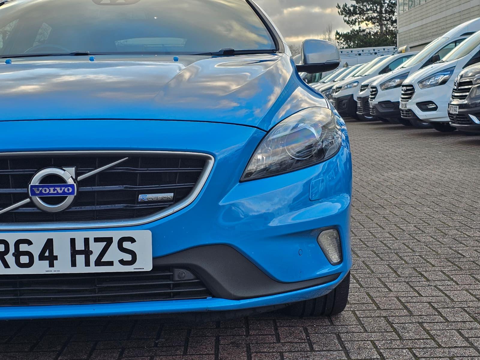 Volvo V40 2.0 T5 R-Design Lux Nav Hatchback 5dr Petrol Geartronic Euro 6 (s/s) (245 ps)