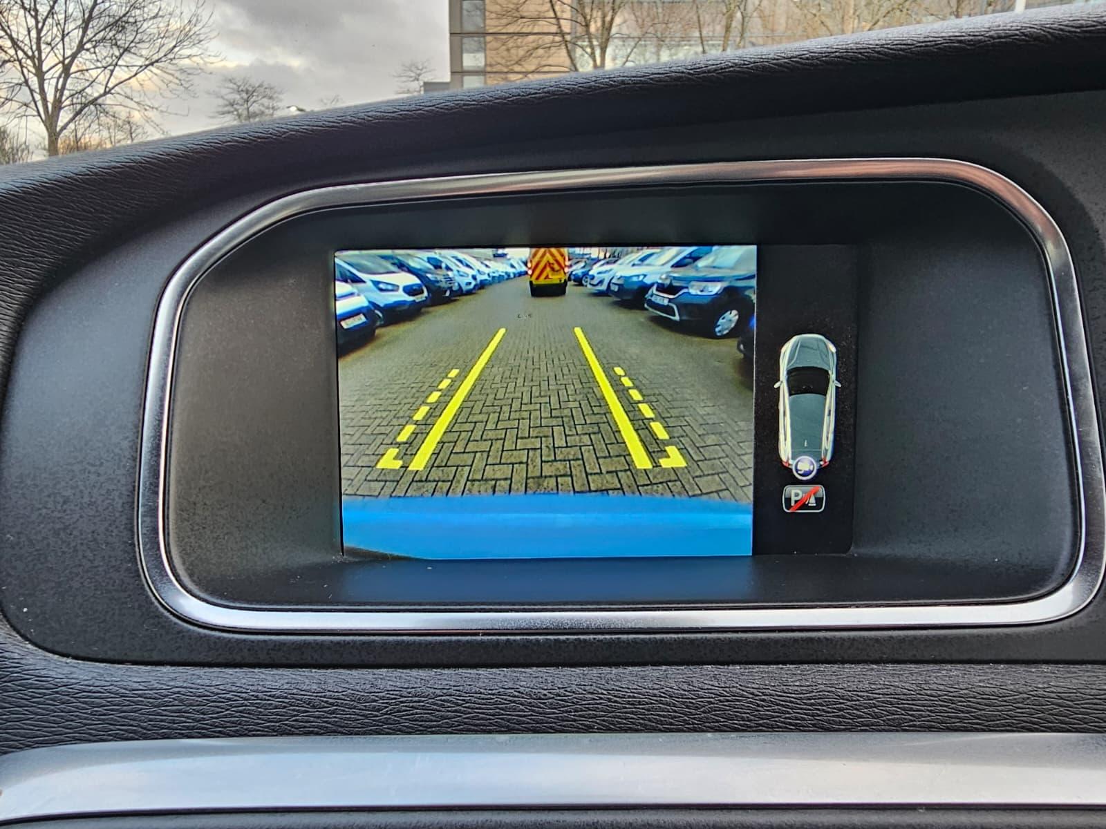 Volvo V40 2.0 T5 R-Design Lux Nav Hatchback 5dr Petrol Geartronic Euro 6 (s/s) (245 ps)