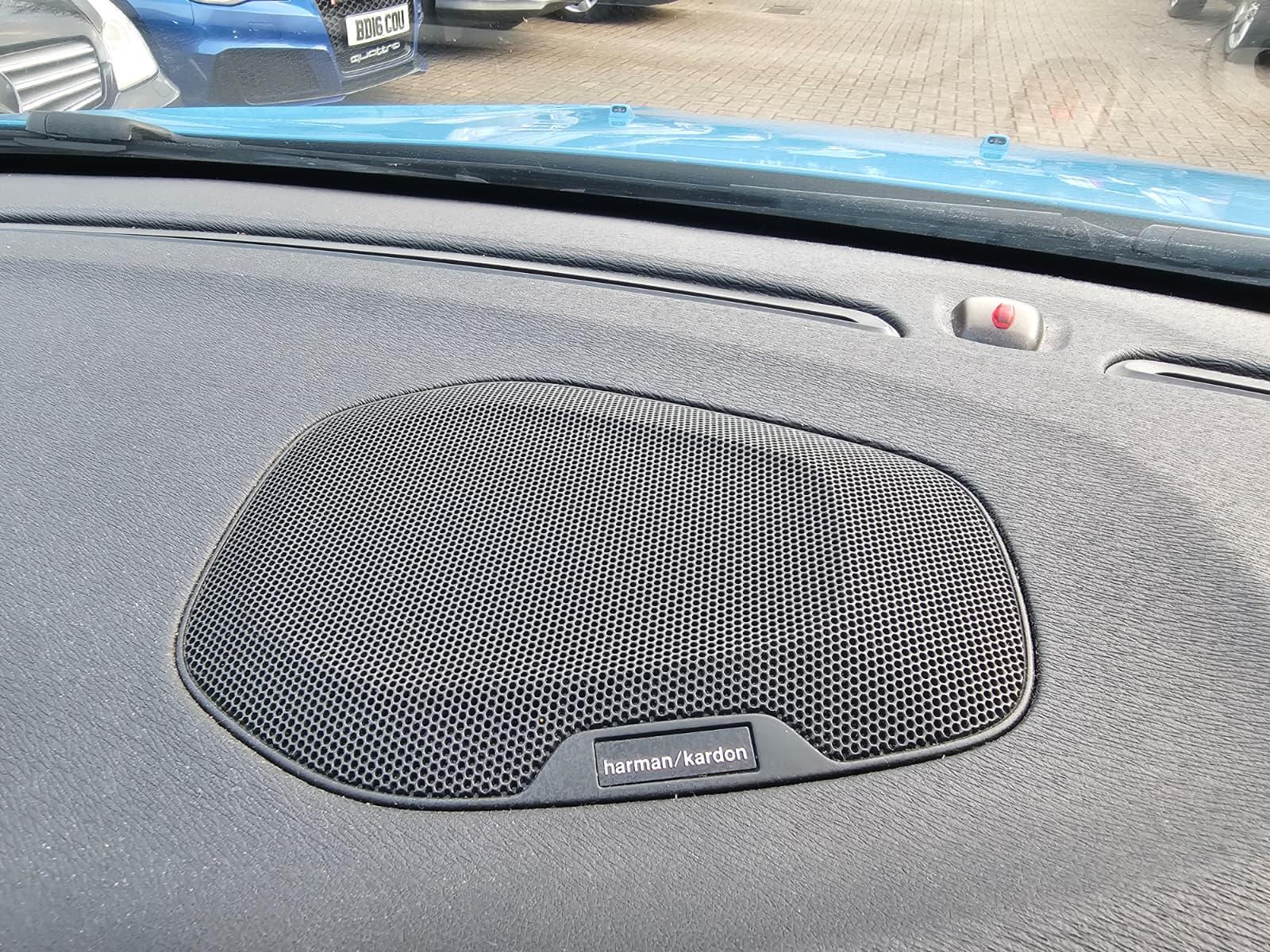 Volvo V40 2.0 T5 R-Design Lux Nav Hatchback 5dr Petrol Geartronic Euro 6 (s/s) (245 ps)