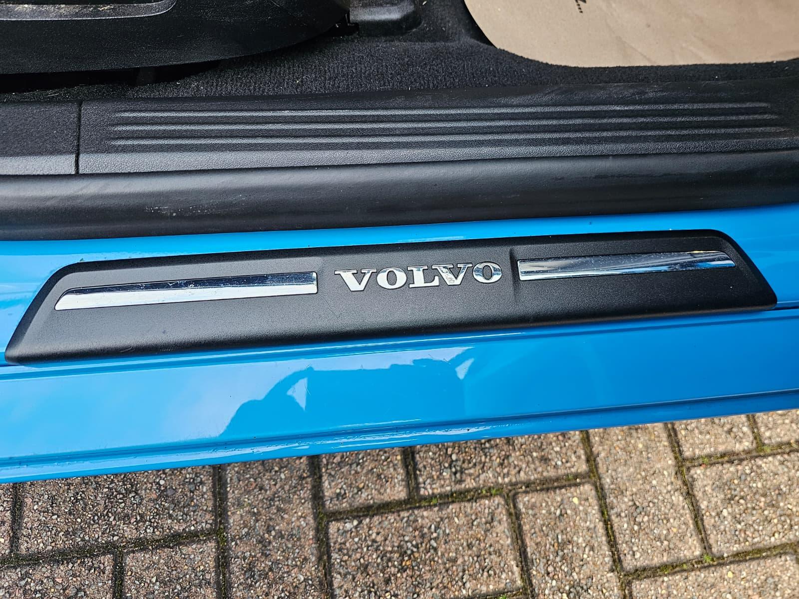 Volvo V40 2.0 T5 R-Design Lux Nav Hatchback 5dr Petrol Geartronic Euro 6 (s/s) (245 ps)