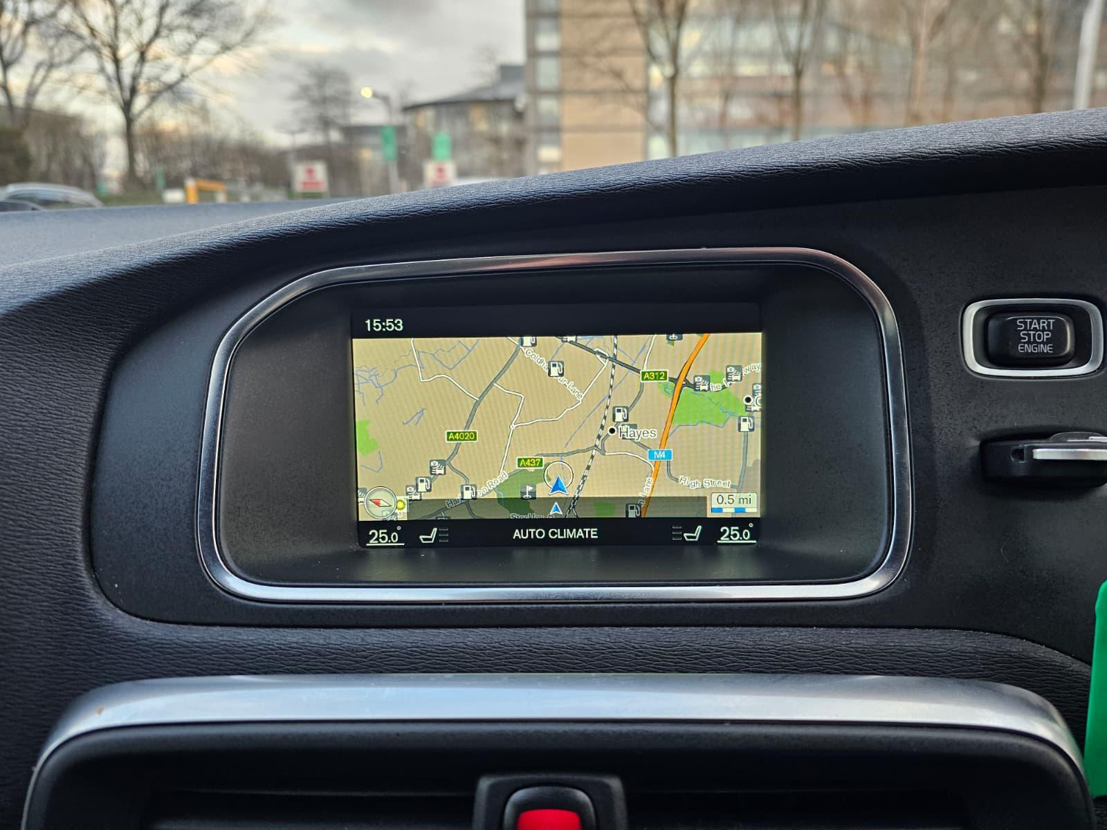 Volvo V40 2.0 T5 R-Design Lux Nav Hatchback 5dr Petrol Geartronic Euro 6 (s/s) (245 ps)