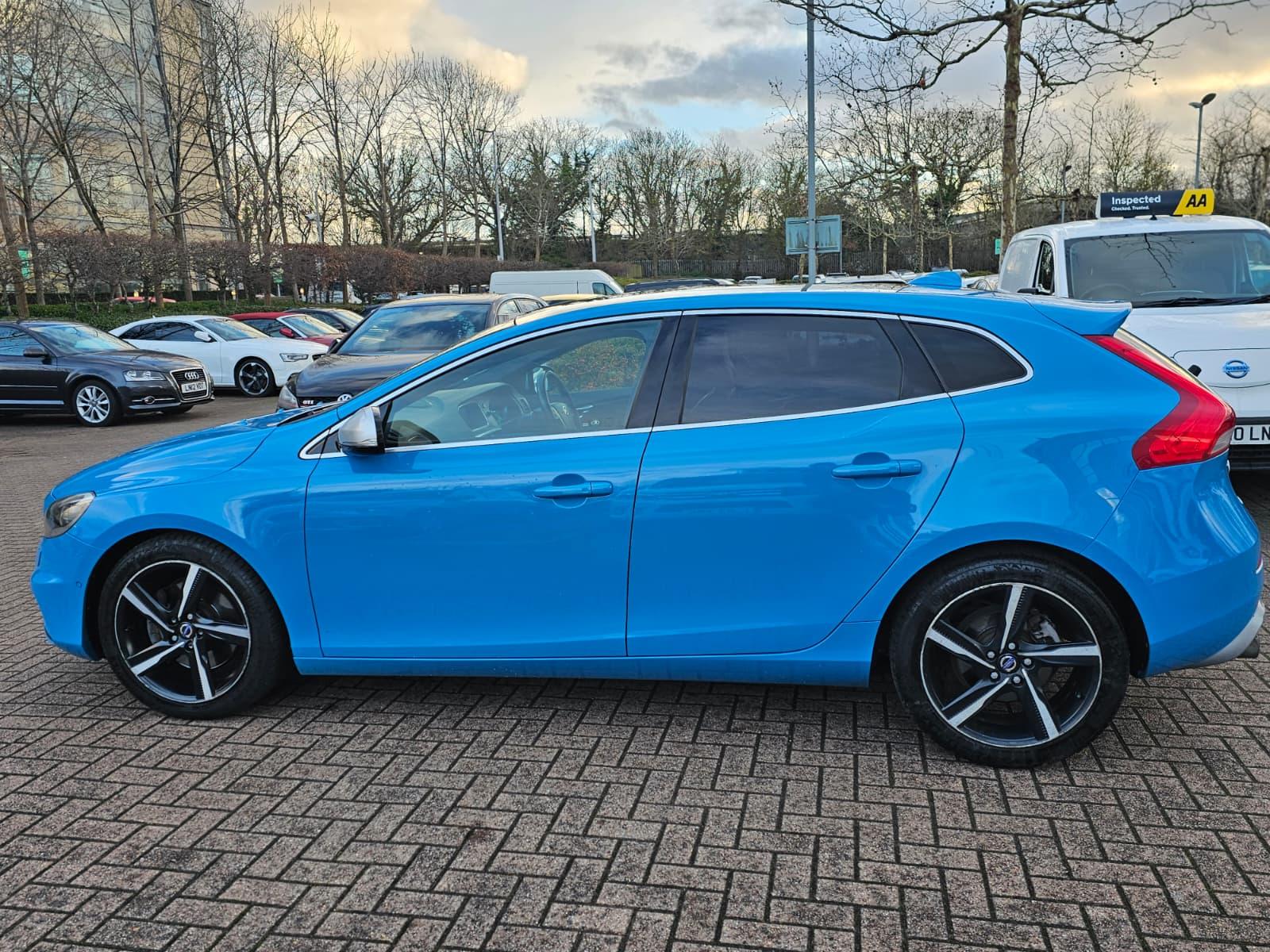 Volvo V40 2.0 T5 R-Design Lux Nav Hatchback 5dr Petrol Geartronic Euro 6 (s/s) (245 ps)