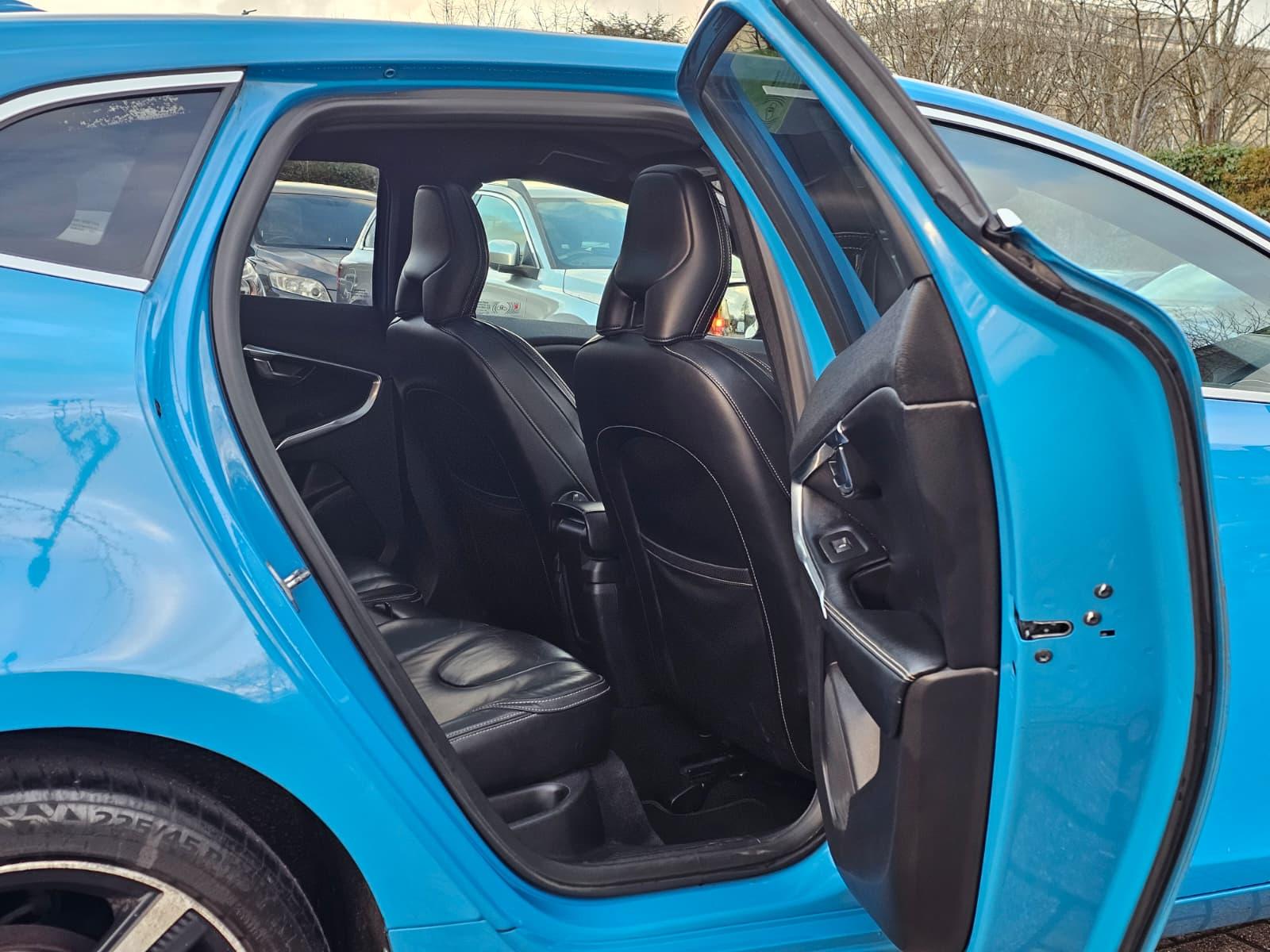 Volvo V40 2.0 T5 R-Design Lux Nav Hatchback 5dr Petrol Geartronic Euro 6 (s/s) (245 ps)