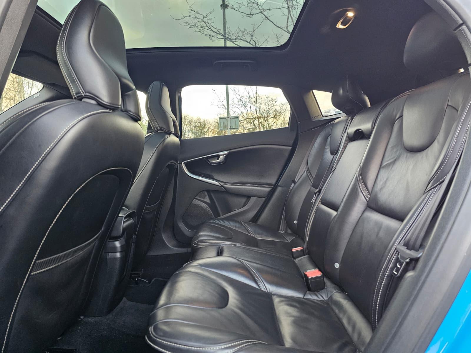 Volvo V40 2.0 T5 R-Design Lux Nav Hatchback 5dr Petrol Geartronic Euro 6 (s/s) (245 ps)