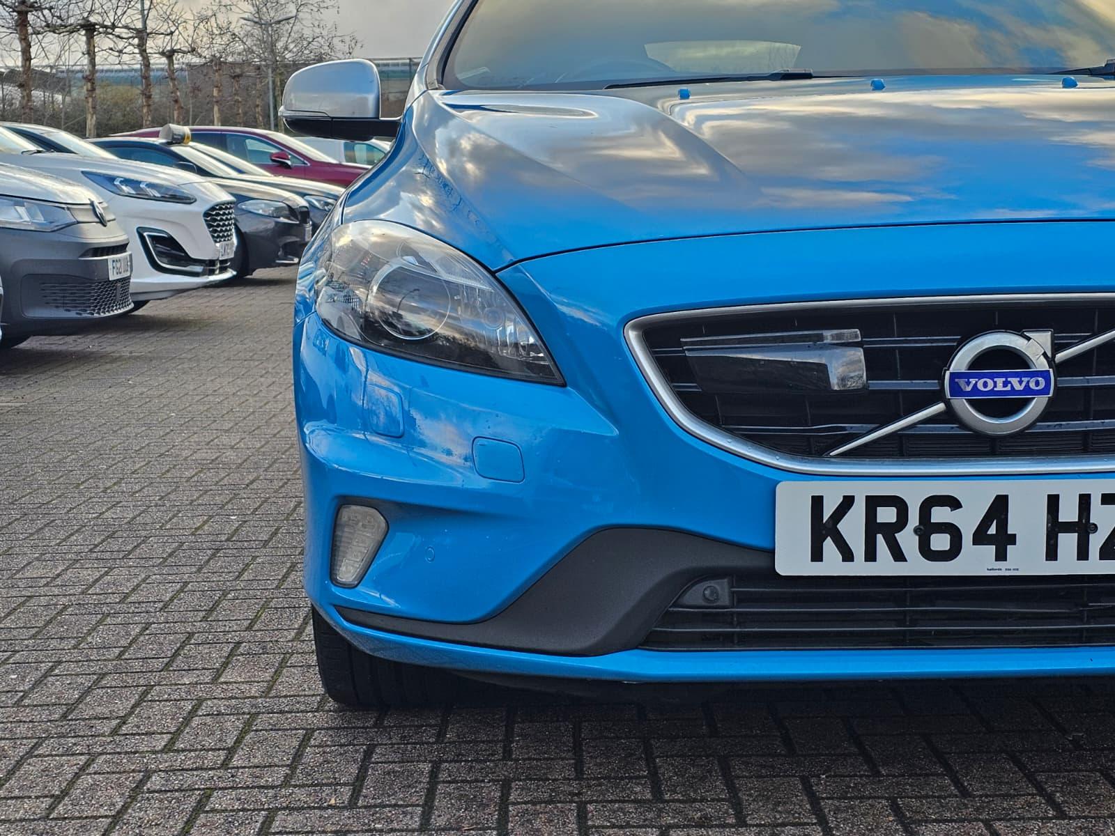 Volvo V40 2.0 T5 R-Design Lux Nav Hatchback 5dr Petrol Geartronic Euro 6 (s/s) (245 ps)