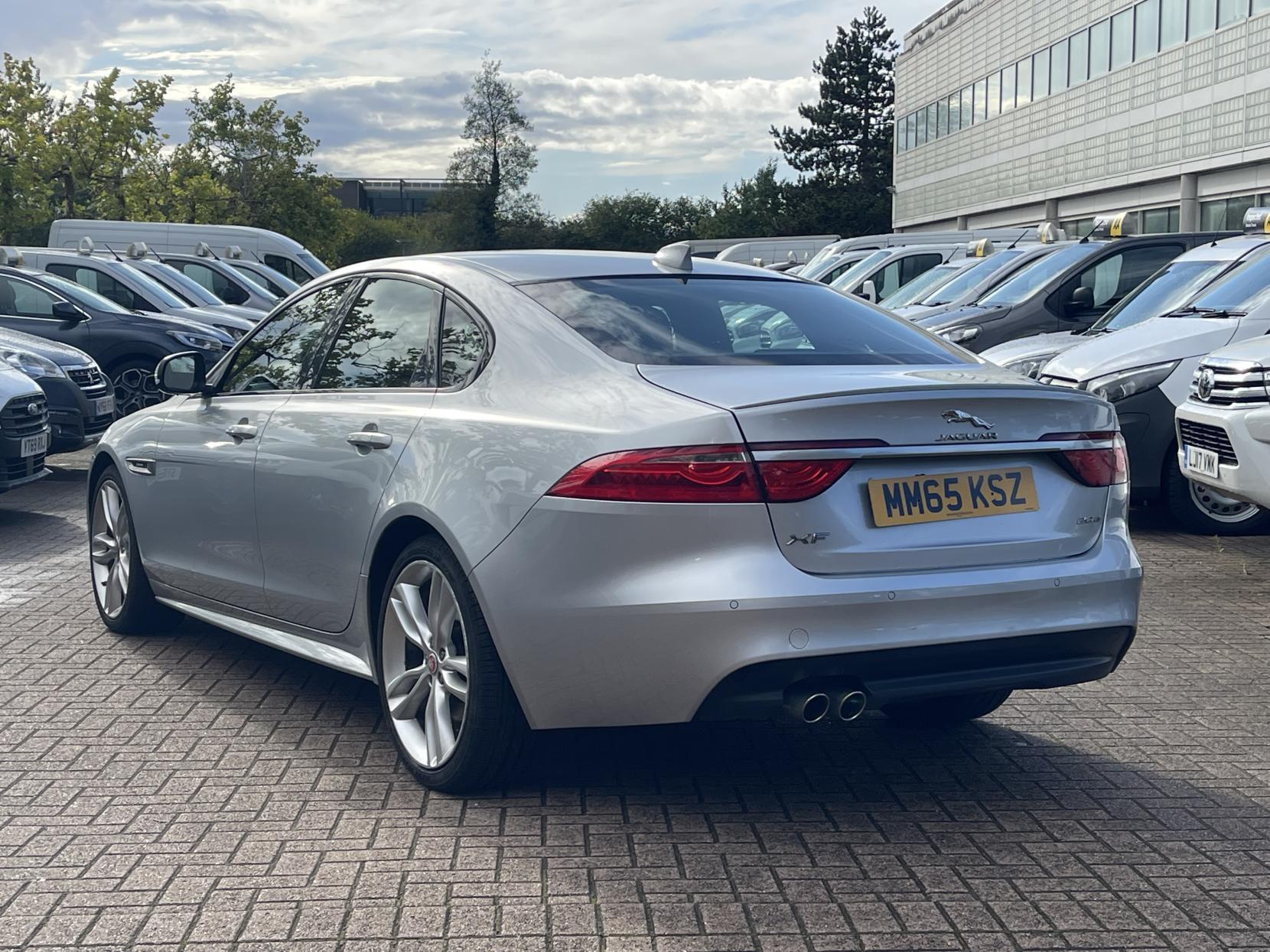 Jaguar XF 2.0d R-Sport Saloon 4dr Diesel Auto Euro 6 (s/s) (180 ps)