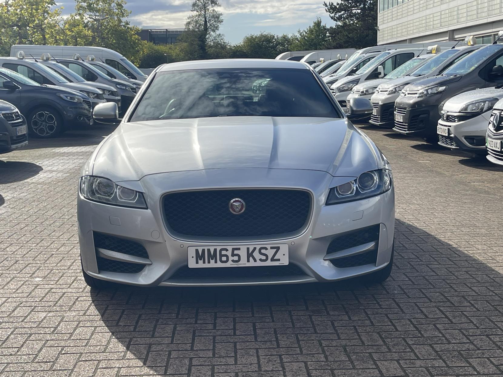 Jaguar XF 2.0d R-Sport Saloon 4dr Diesel Auto Euro 6 (s/s) (180 ps)