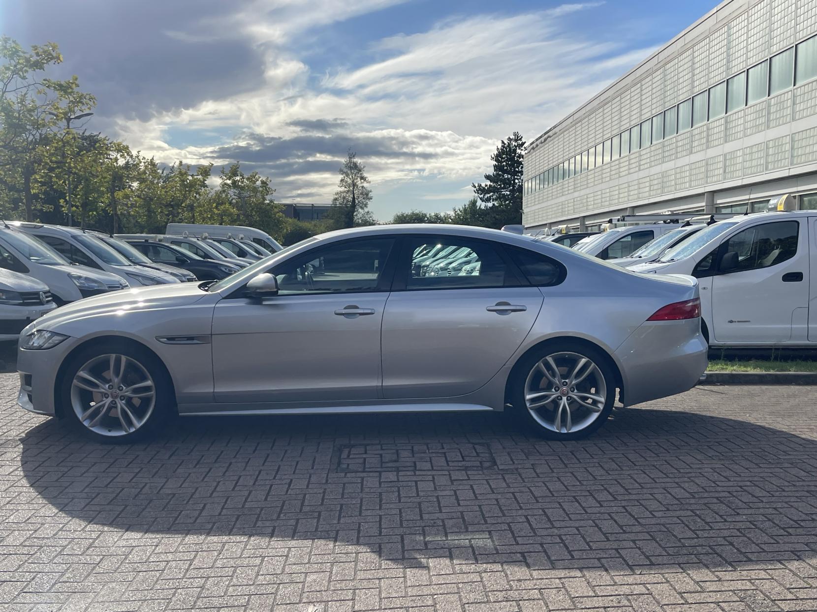 Jaguar XF 2.0d R-Sport Saloon 4dr Diesel Auto Euro 6 (s/s) (180 ps)